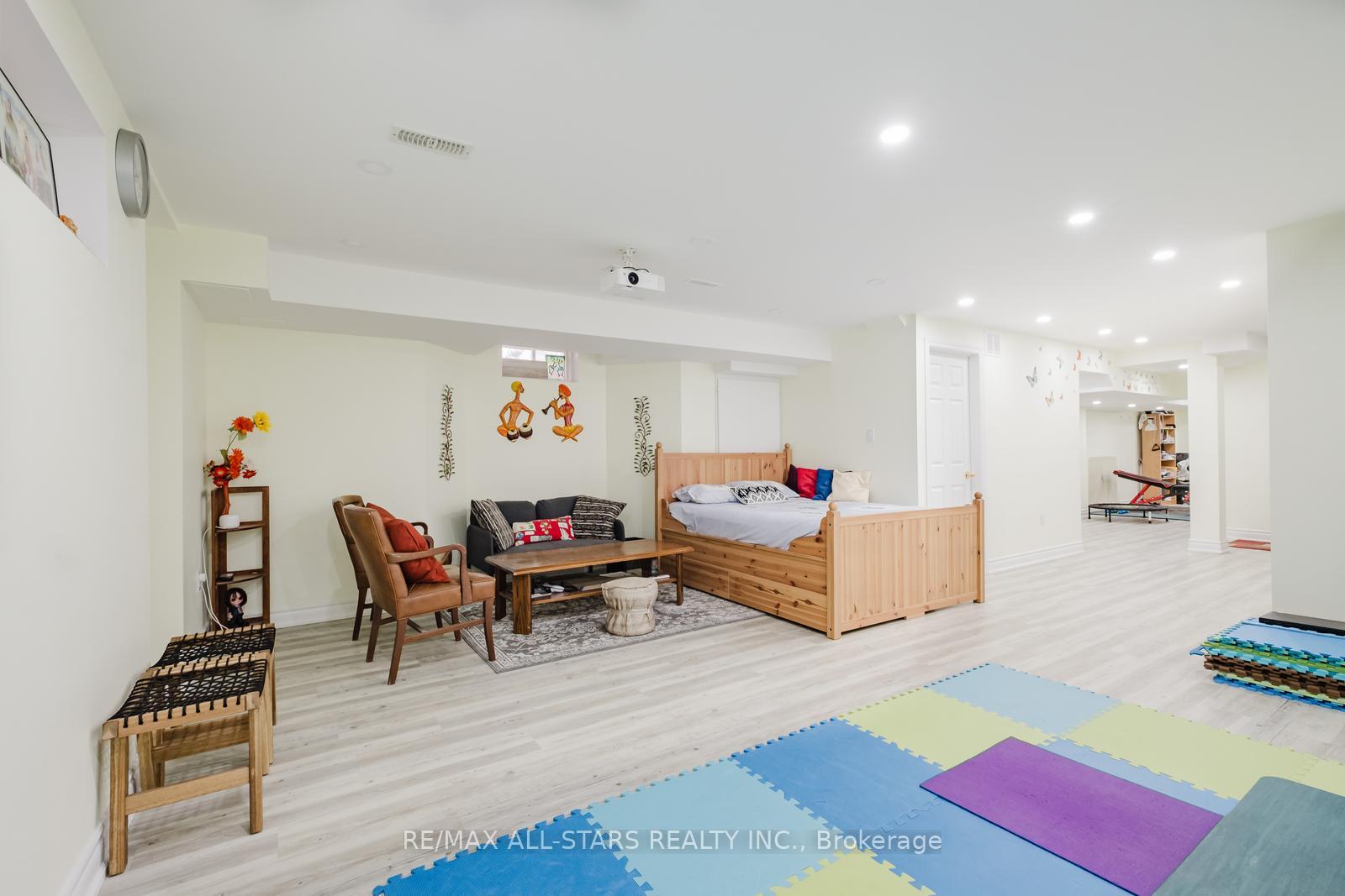 Photo 28 of 39 Haskett Drive, Markham, Box Grove — HOMEH