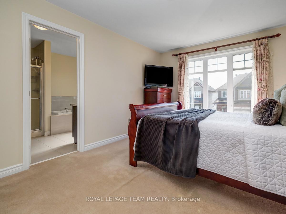 Photo 6 of 1572 Carronbridge Circle, Ottawa, Kanata - Emerald Meadows/Trailwest — HOMEH