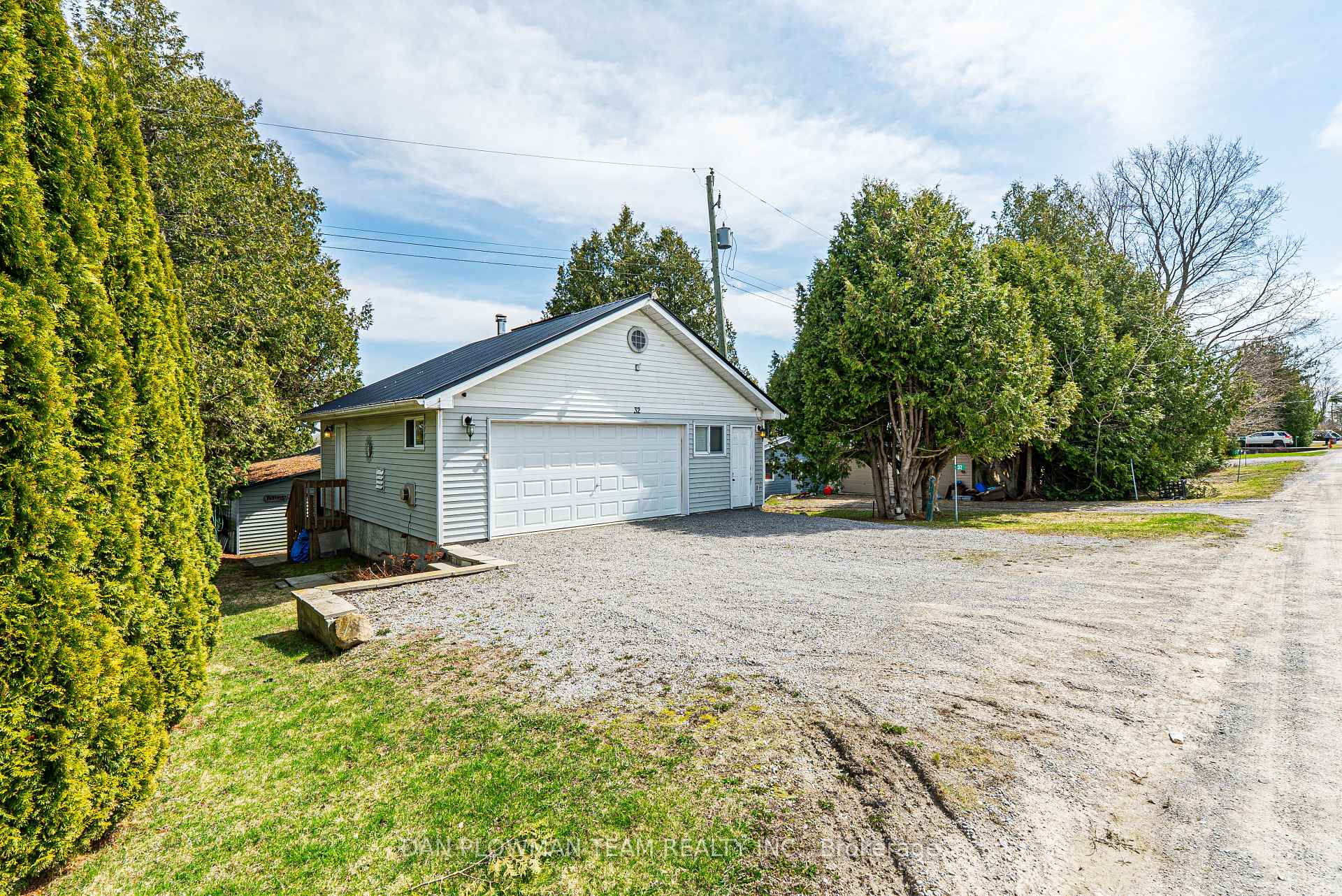 Photo 3 of 32 Beach Road, Kawartha Lakes, Little Britain — HOMEH