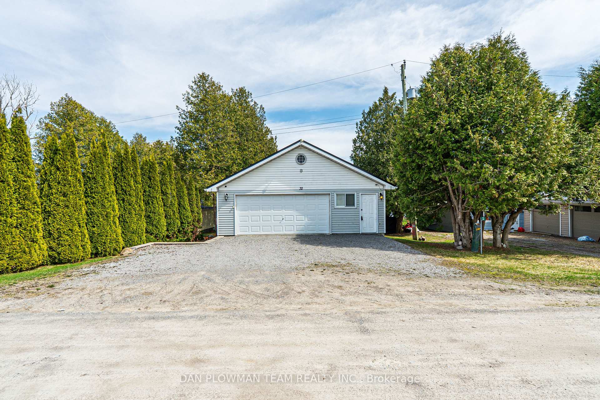 Photo 4 of 32 Beach Road, Kawartha Lakes, Little Britain — HOMEH