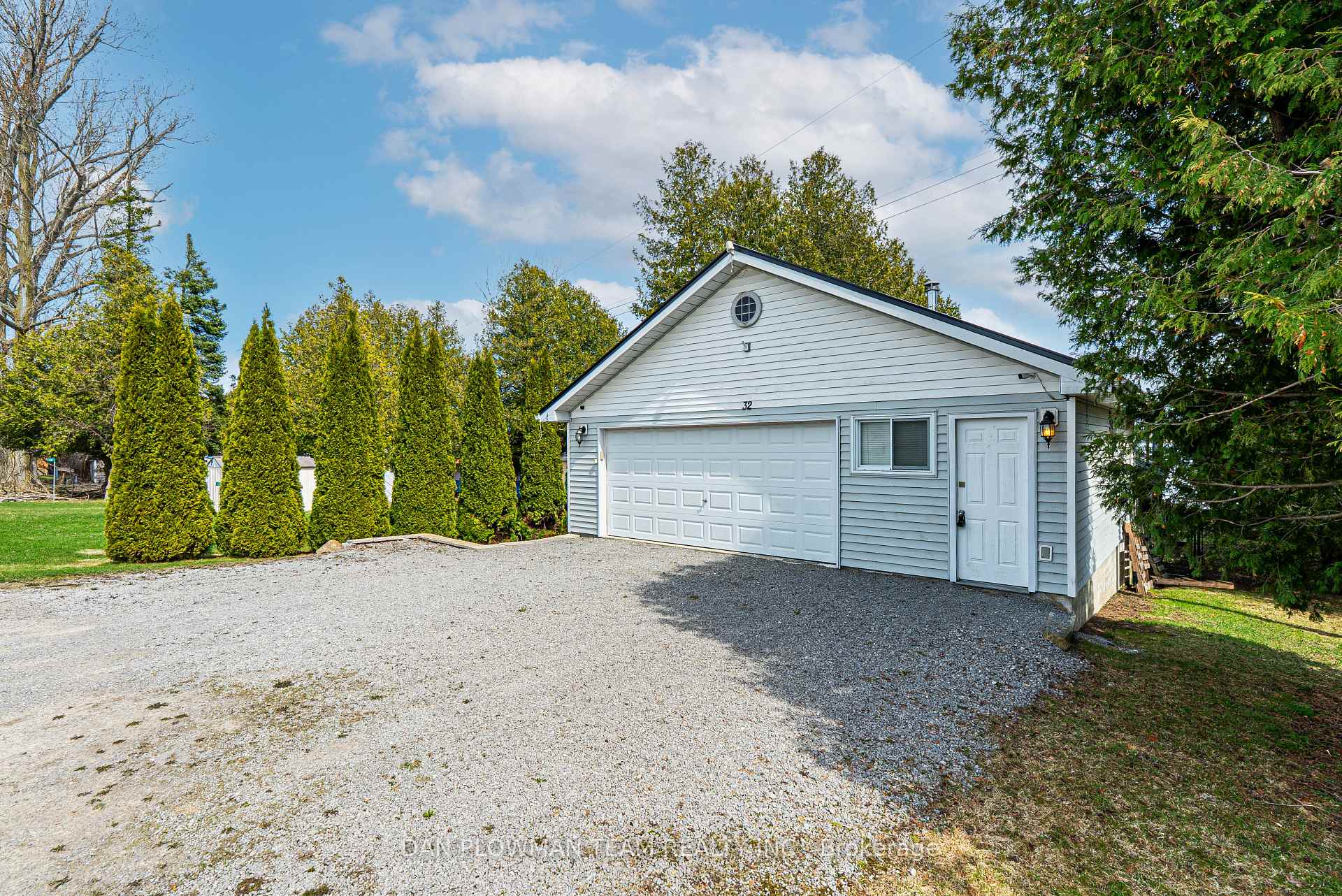 Photo 5 of 32 Beach Road, Kawartha Lakes, Little Britain — HOMEH