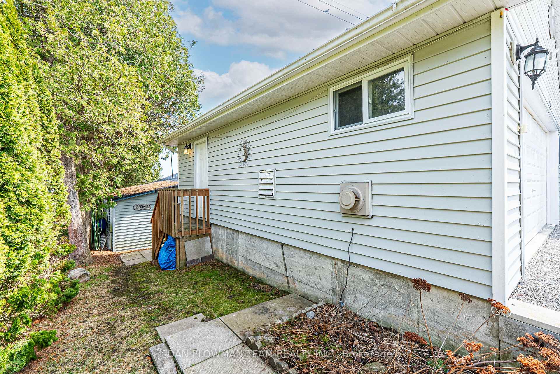 Photo 6 of 32 Beach Road, Kawartha Lakes, Little Britain — HOMEH