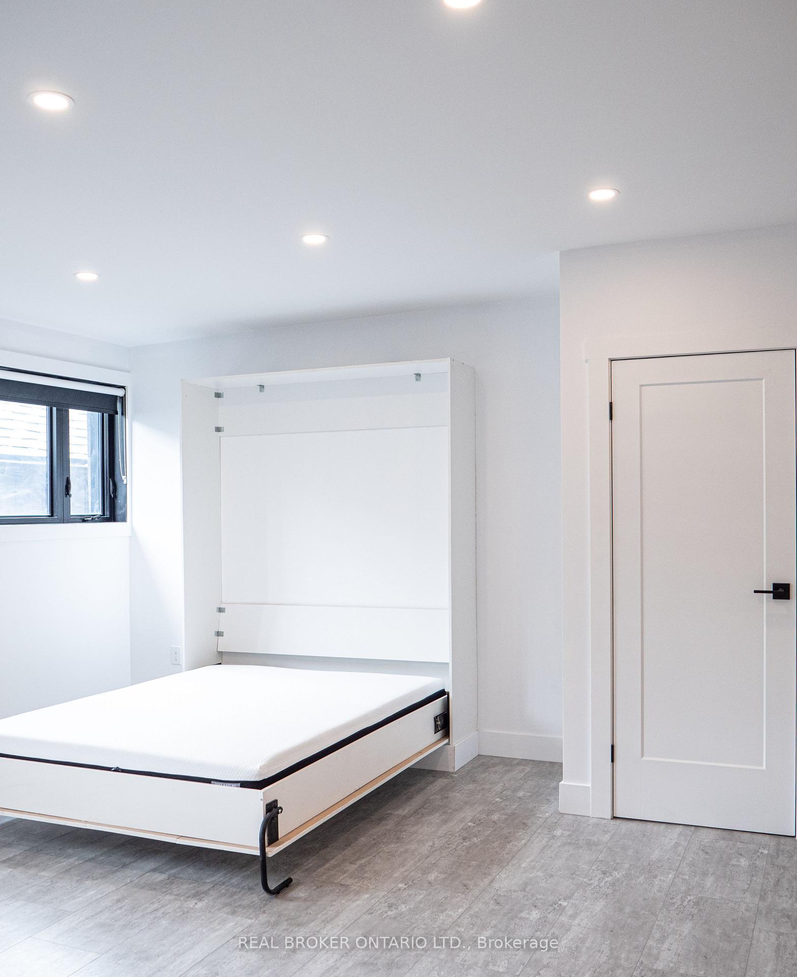 Photo 3 of Unit 4, 284 James Street N, Hamilton, Beasley — HOMEH