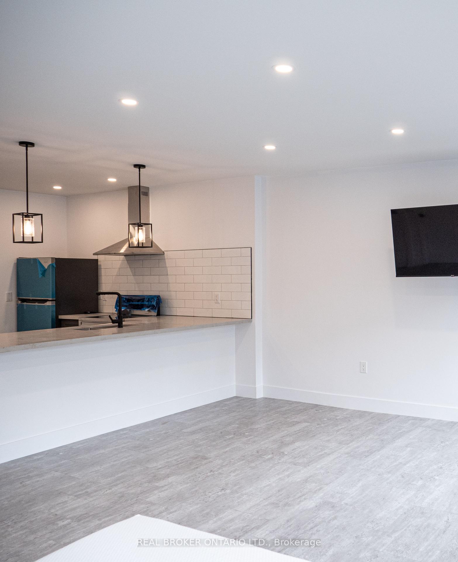 Photo 5 of Unit 4, 284 James Street N, Hamilton, Beasley — HOMEH