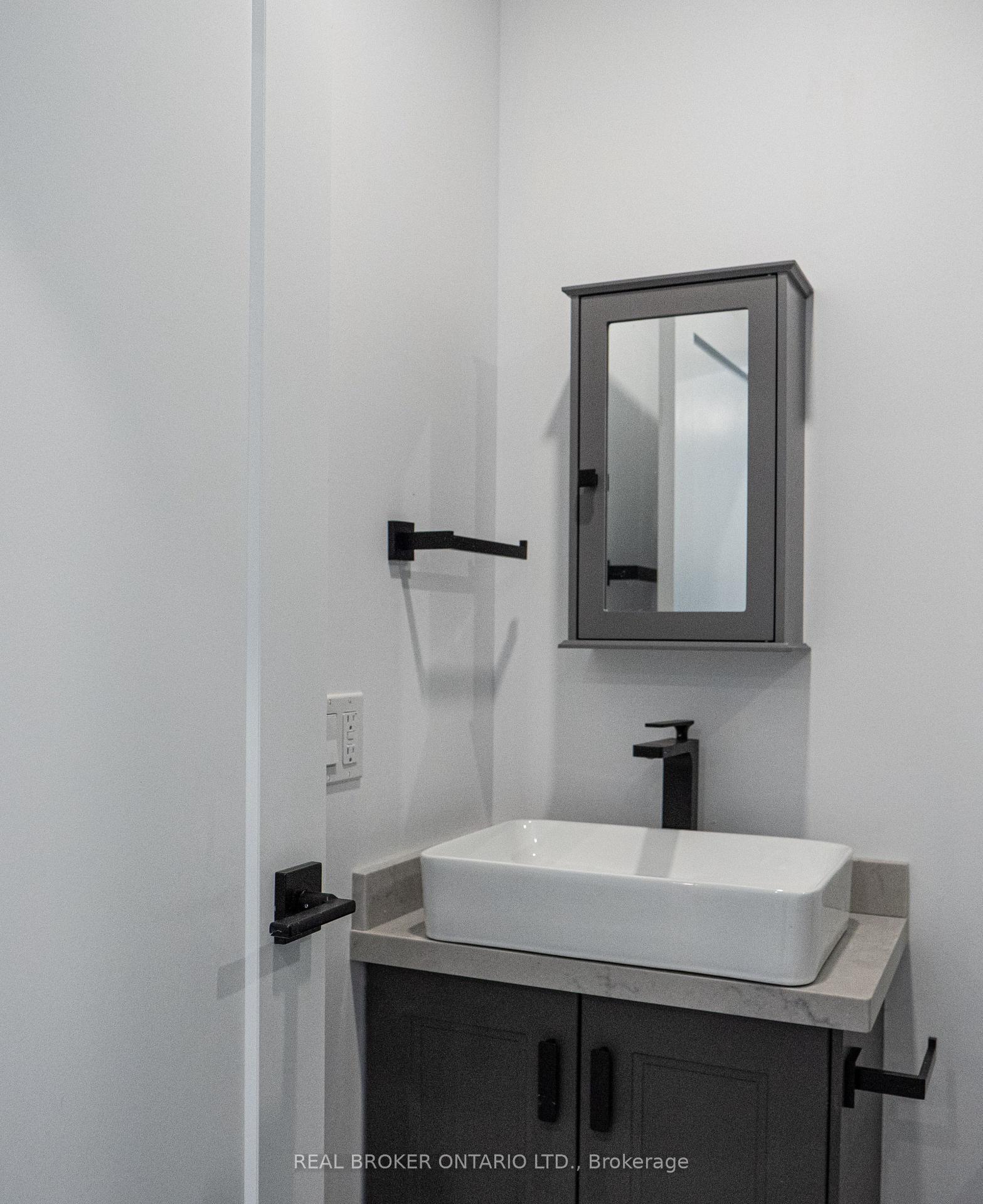 Photo 8 of Unit 4, 284 James Street N, Hamilton, Beasley — HOMEH
