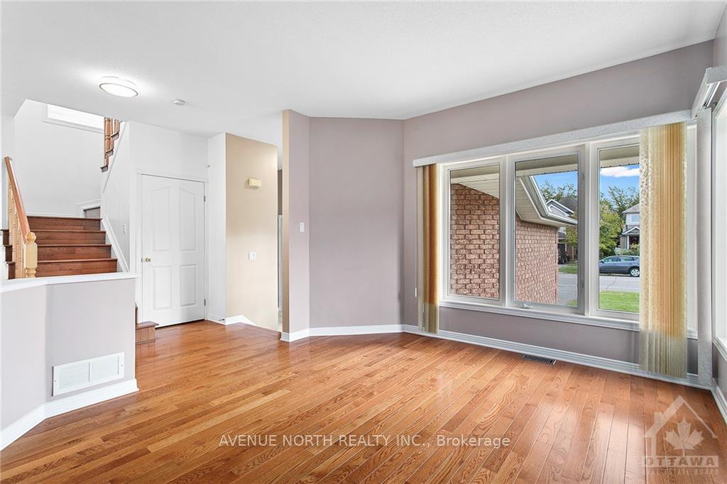 Photo 3 of 37 Stonemeadow Drive, Ottawa, Kanata - Bridlewood — HOMEH