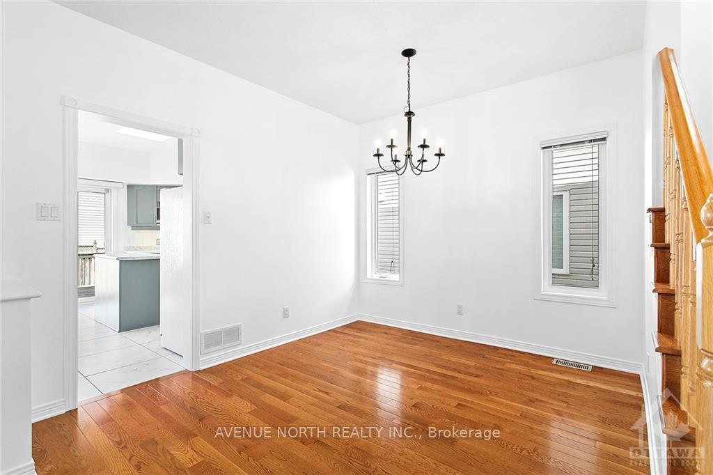 Photo 4 of 37 Stonemeadow Drive, Ottawa, Kanata - Bridlewood — HOMEH