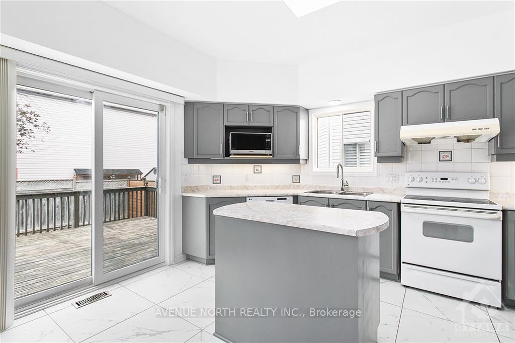 Photo 6 of 37 Stonemeadow Drive, Ottawa, Kanata - Bridlewood — HOMEH