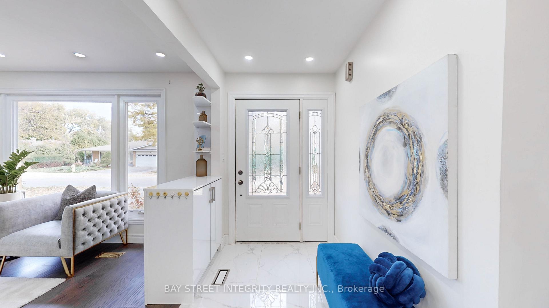 Photo 3 of 32 Markhaven Road, Markham, Unionville — HOMEH