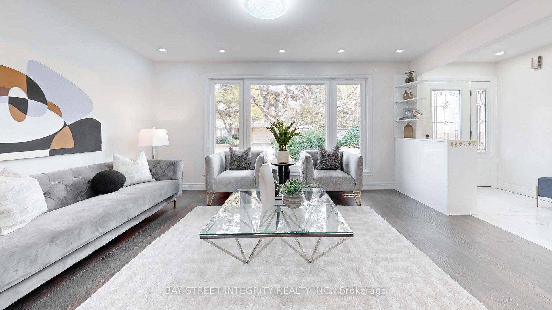 Photo 7 of 32 Markhaven Road, Markham, Unionville — HOMEH