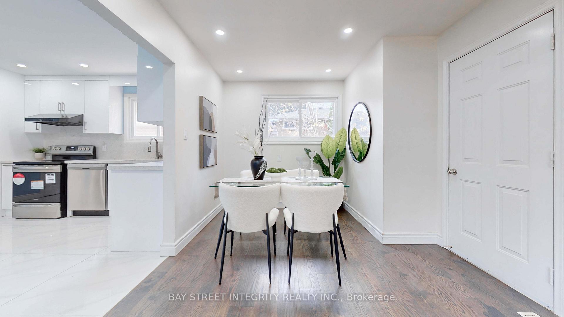 Photo 11 of 32 Markhaven Road, Markham, Unionville — HOMEH