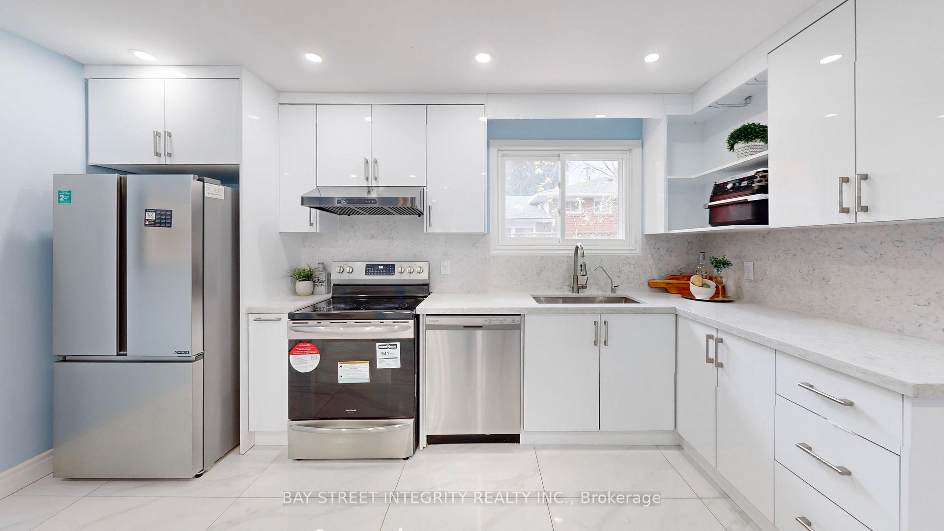 Photo 13 of 32 Markhaven Road, Markham, Unionville — HOMEH