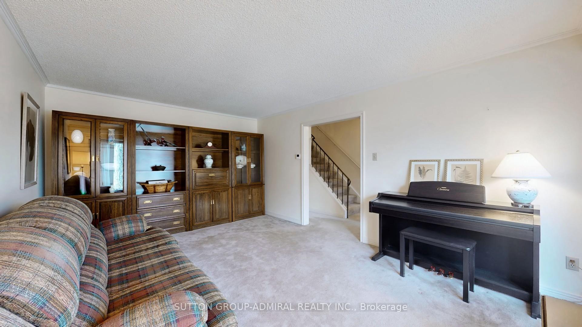 Photo 8 of 61 Shady Lane Crescent, Markham, Royal Orchard — HOMEH