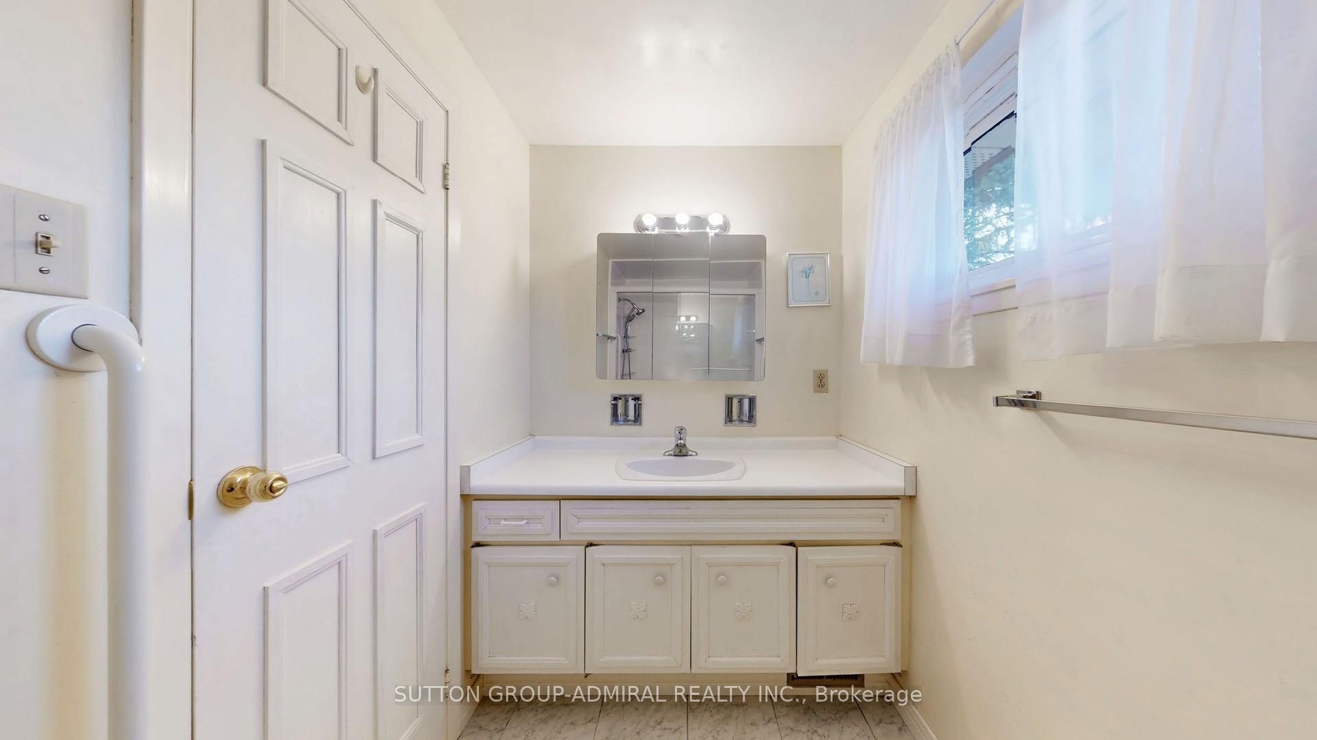 Photo 32 of 61 Shady Lane Crescent, Markham, Royal Orchard — HOMEH