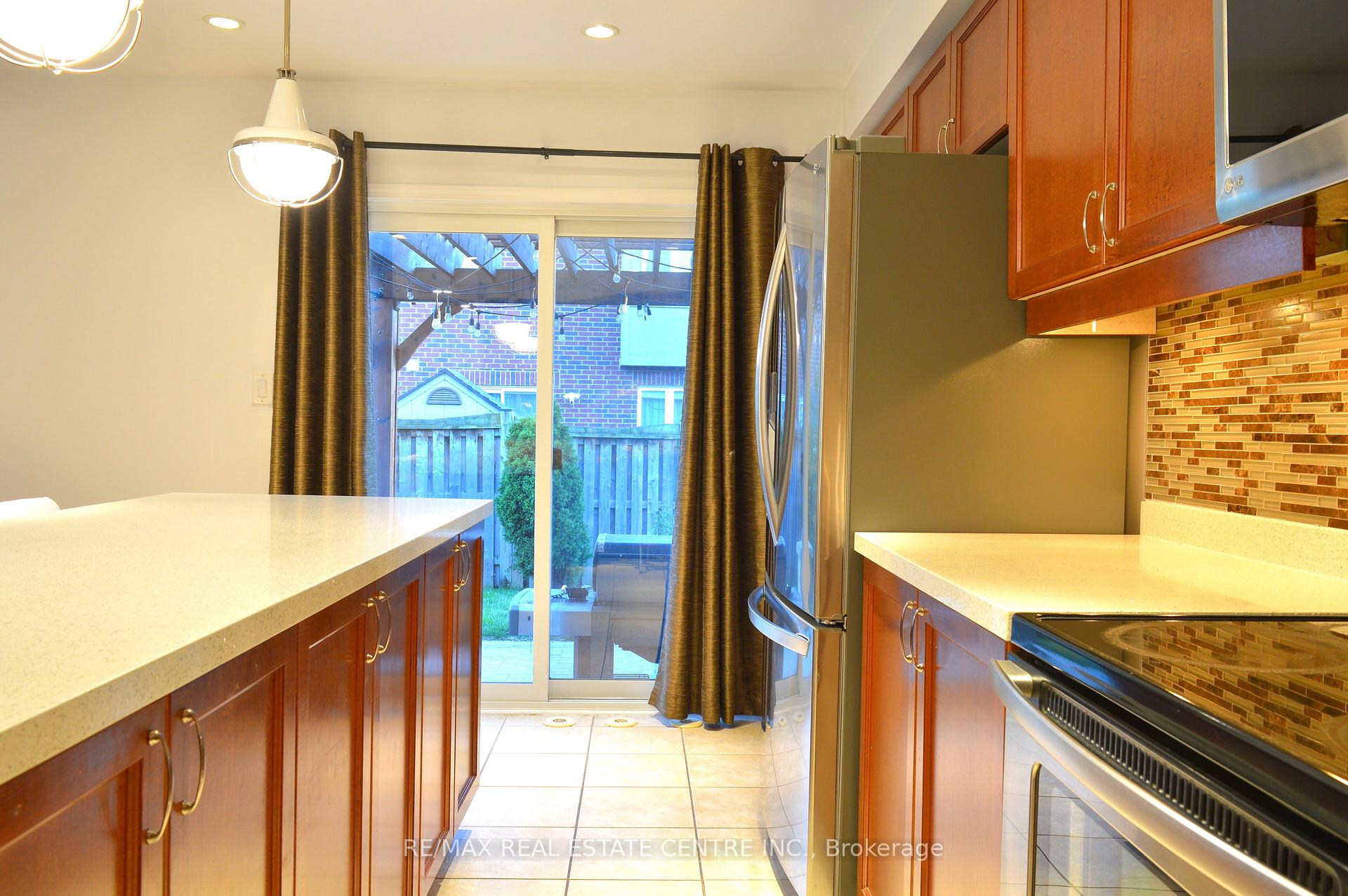 Photo 8 of 882 Mcewan Drive, Milton, Coates — HOMEH