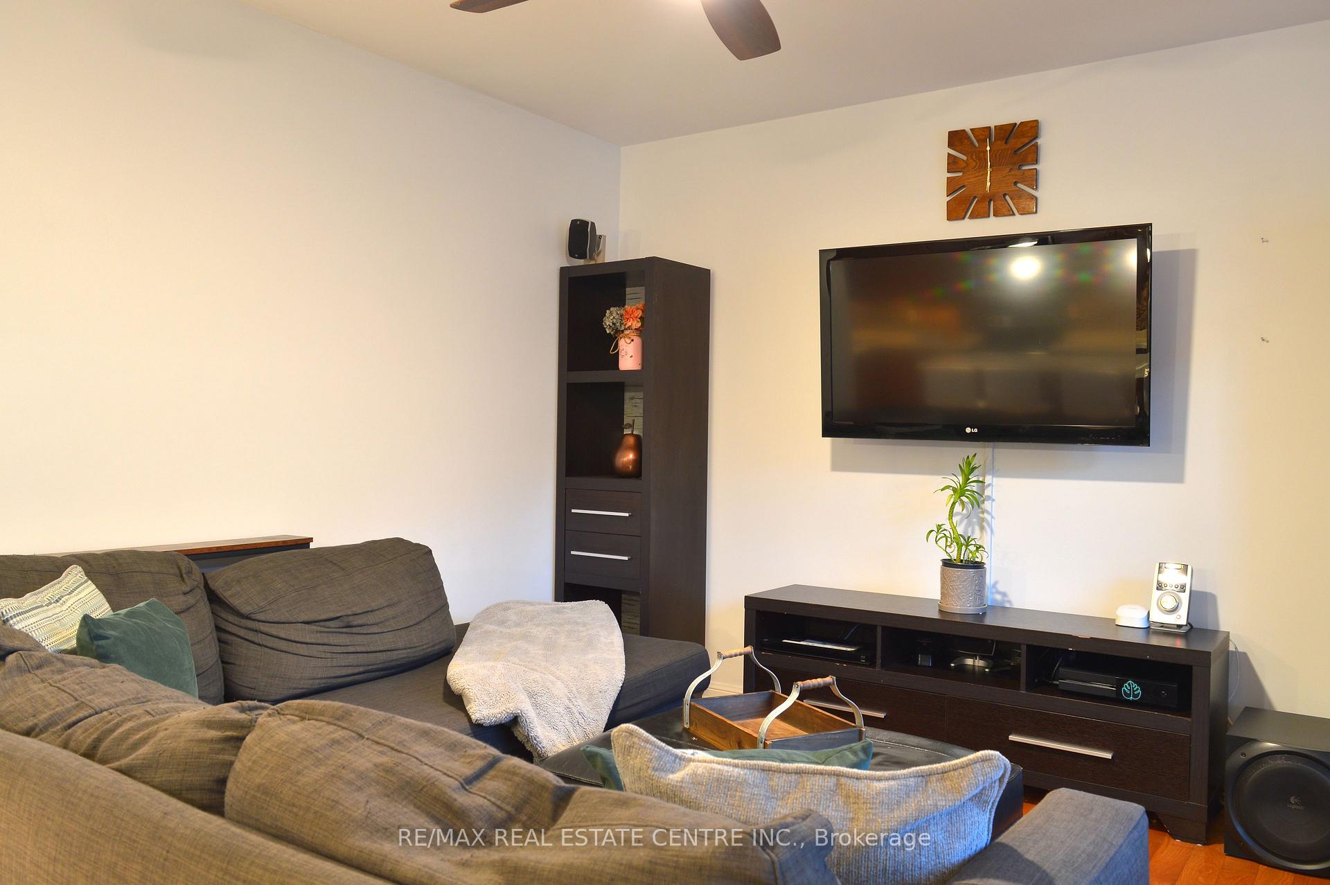 Photo 10 of 882 Mcewan Drive, Milton, Coates — HOMEH