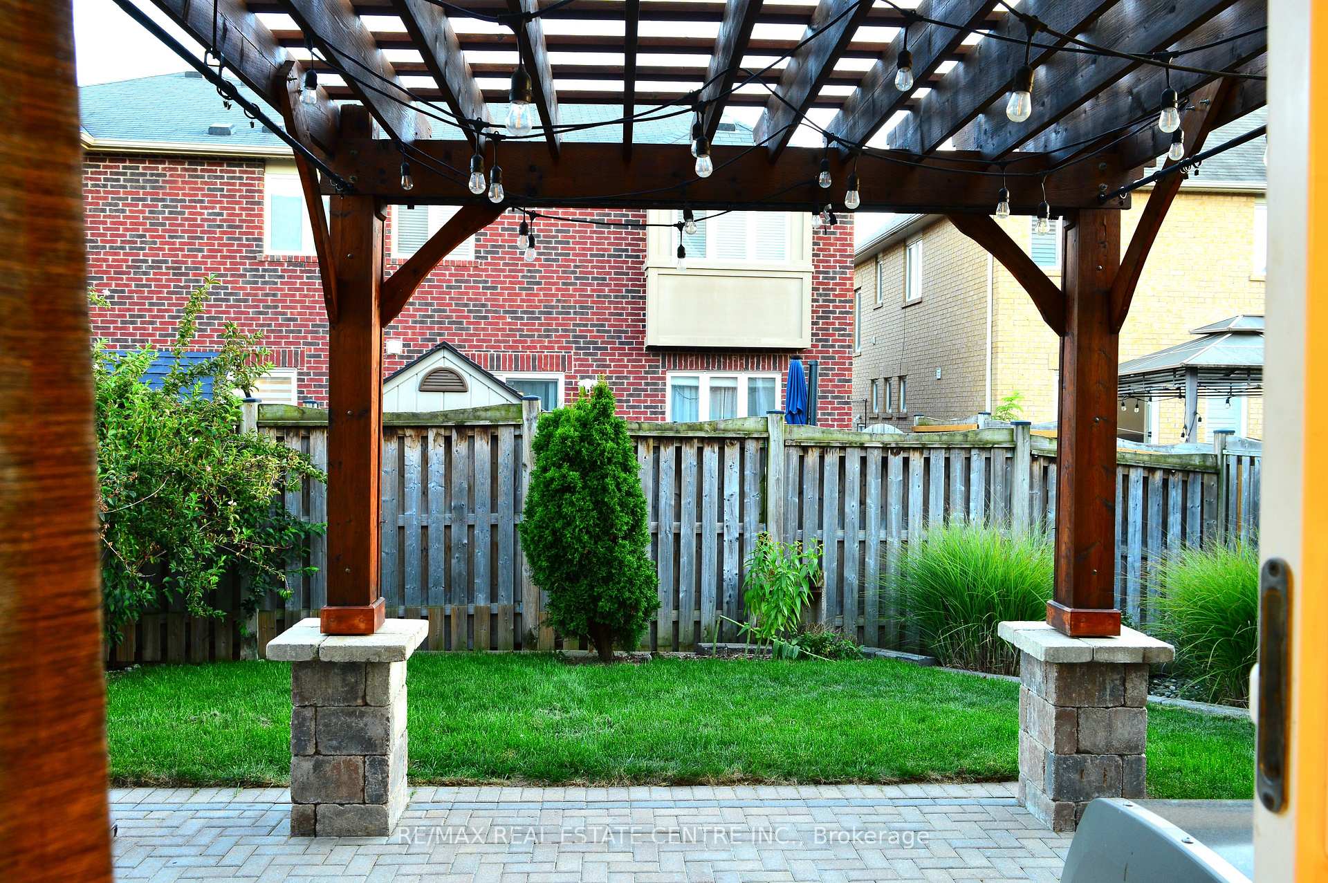 Photo 34 of 882 Mcewan Drive, Milton, Coates — HOMEH