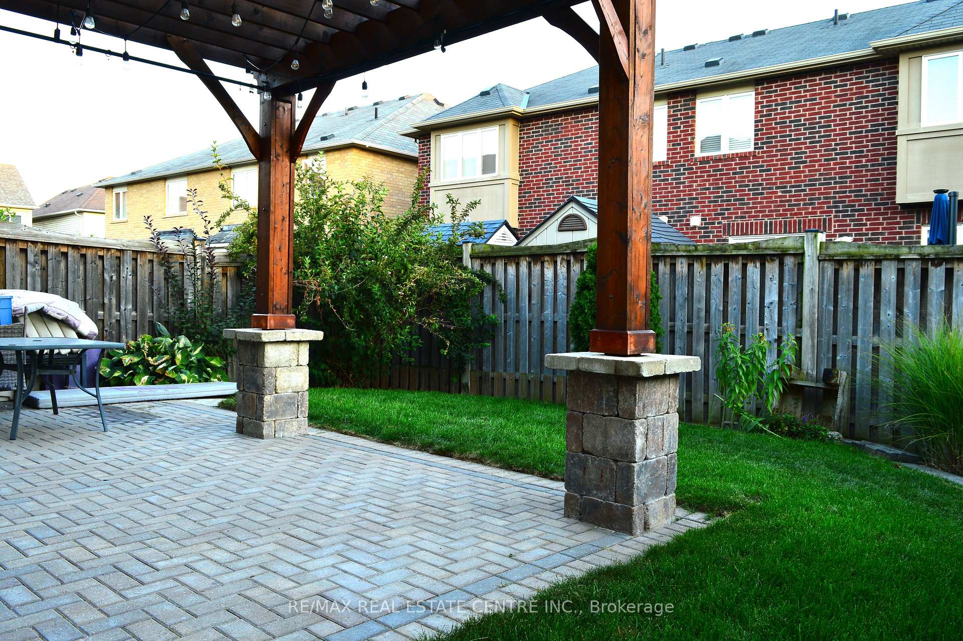 Photo 36 of 882 Mcewan Drive, Milton, Coates — HOMEH