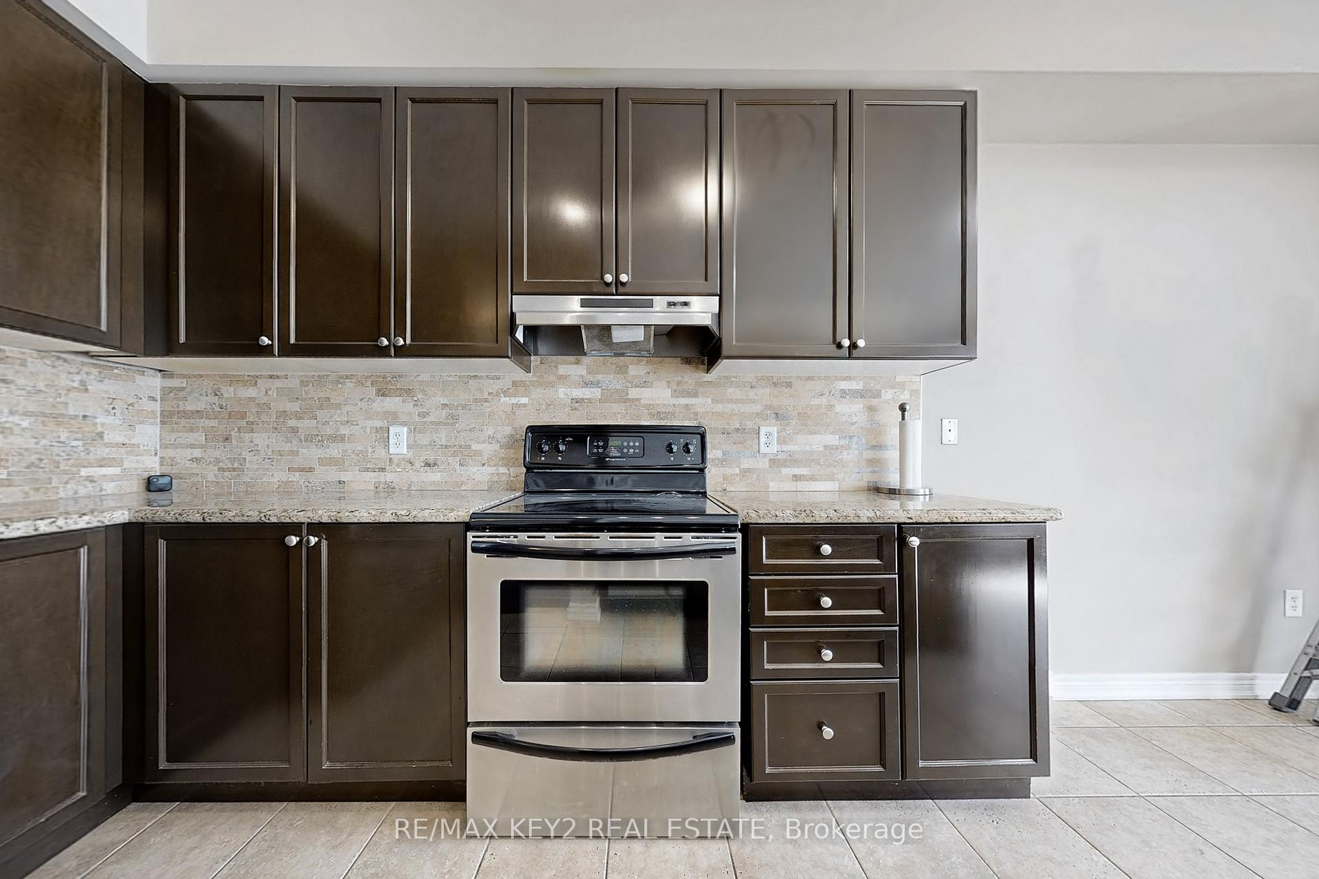 Photo 5 of 3 Knights Corner Lane, Markham, Cornell — HOMEH