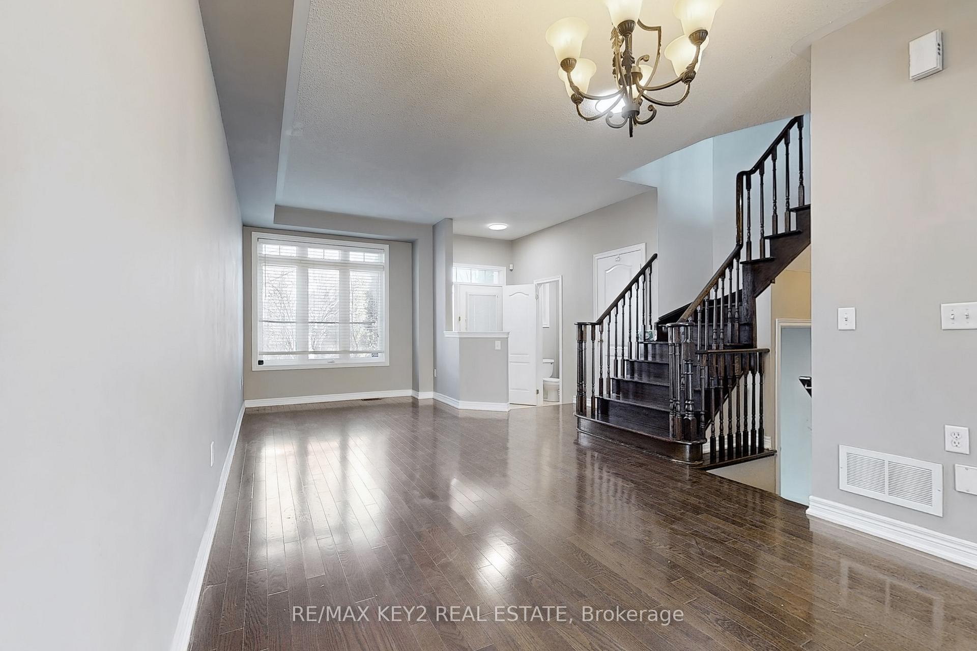 Photo 13 of 3 Knights Corner Lane, Markham, Cornell — HOMEH