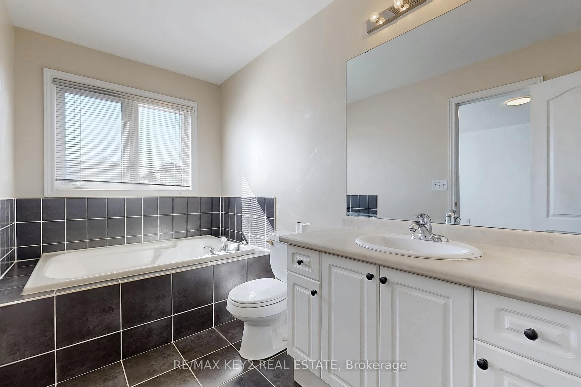 Photo 21 of 3 Knights Corner Lane, Markham, Cornell — HOMEH