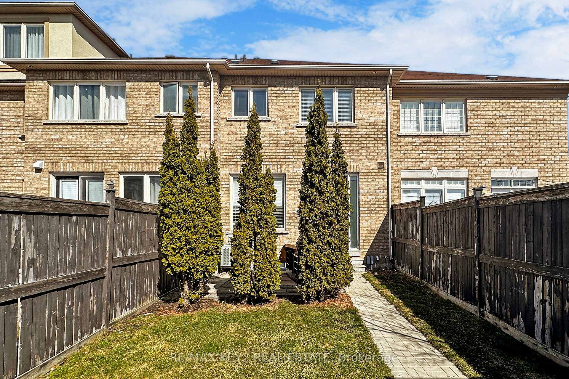 Photo 32 of 3 Knights Corner Lane, Markham, Cornell — HOMEH