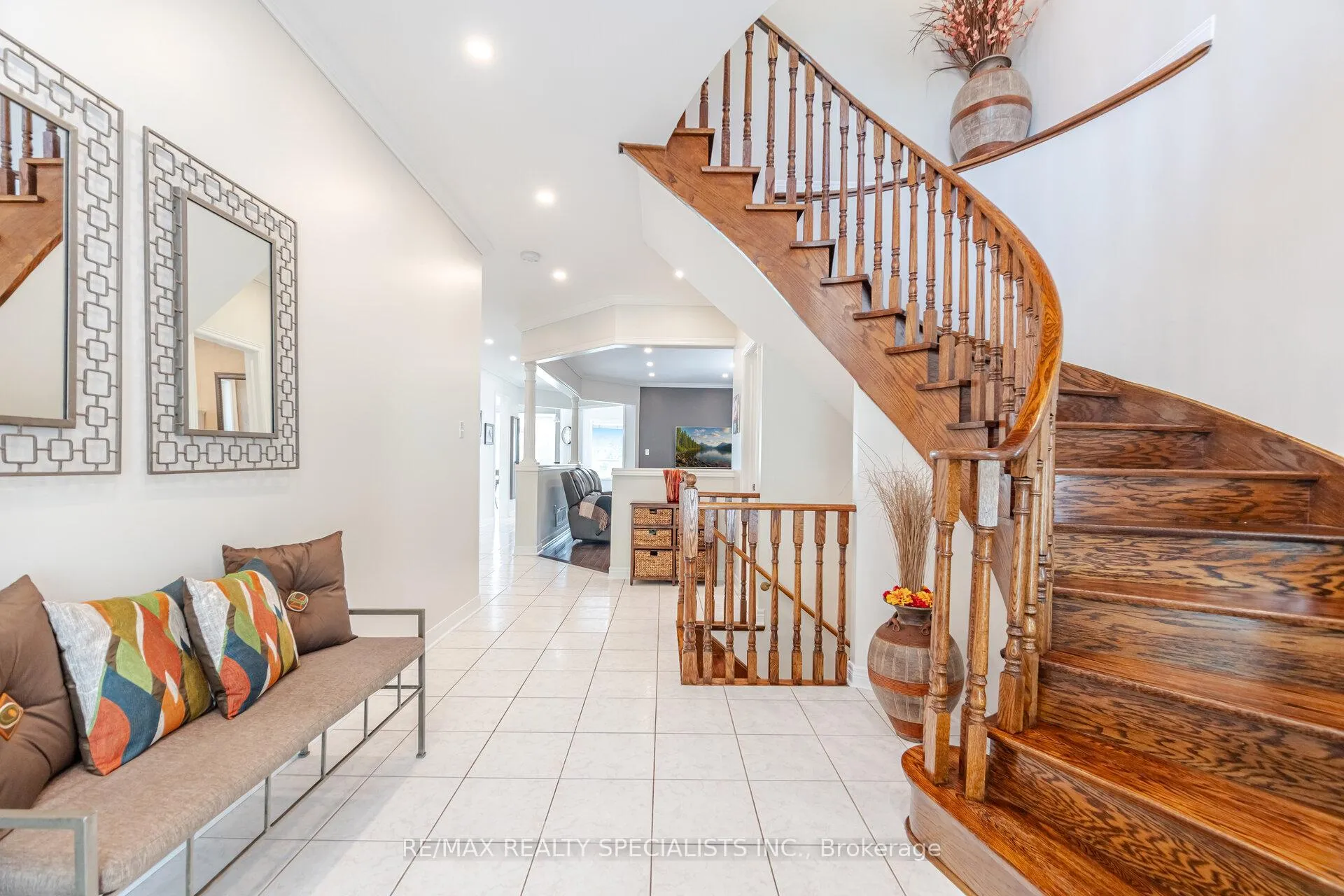 Photo 5 of 74 Robarts Drive, Milton, Dempsey — HOMEH