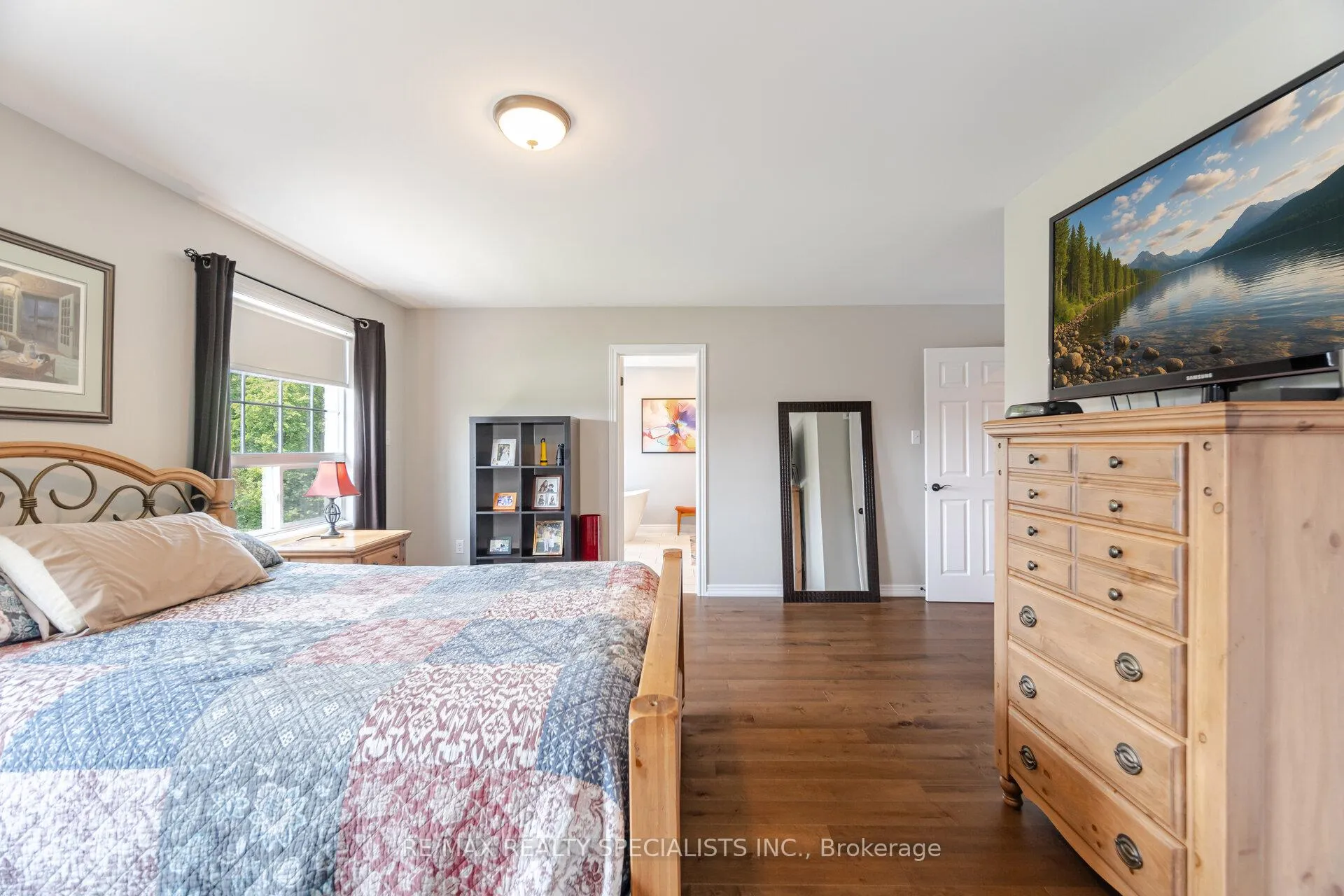 Photo 22 of 74 Robarts Drive, Milton, Dempsey — HOMEH