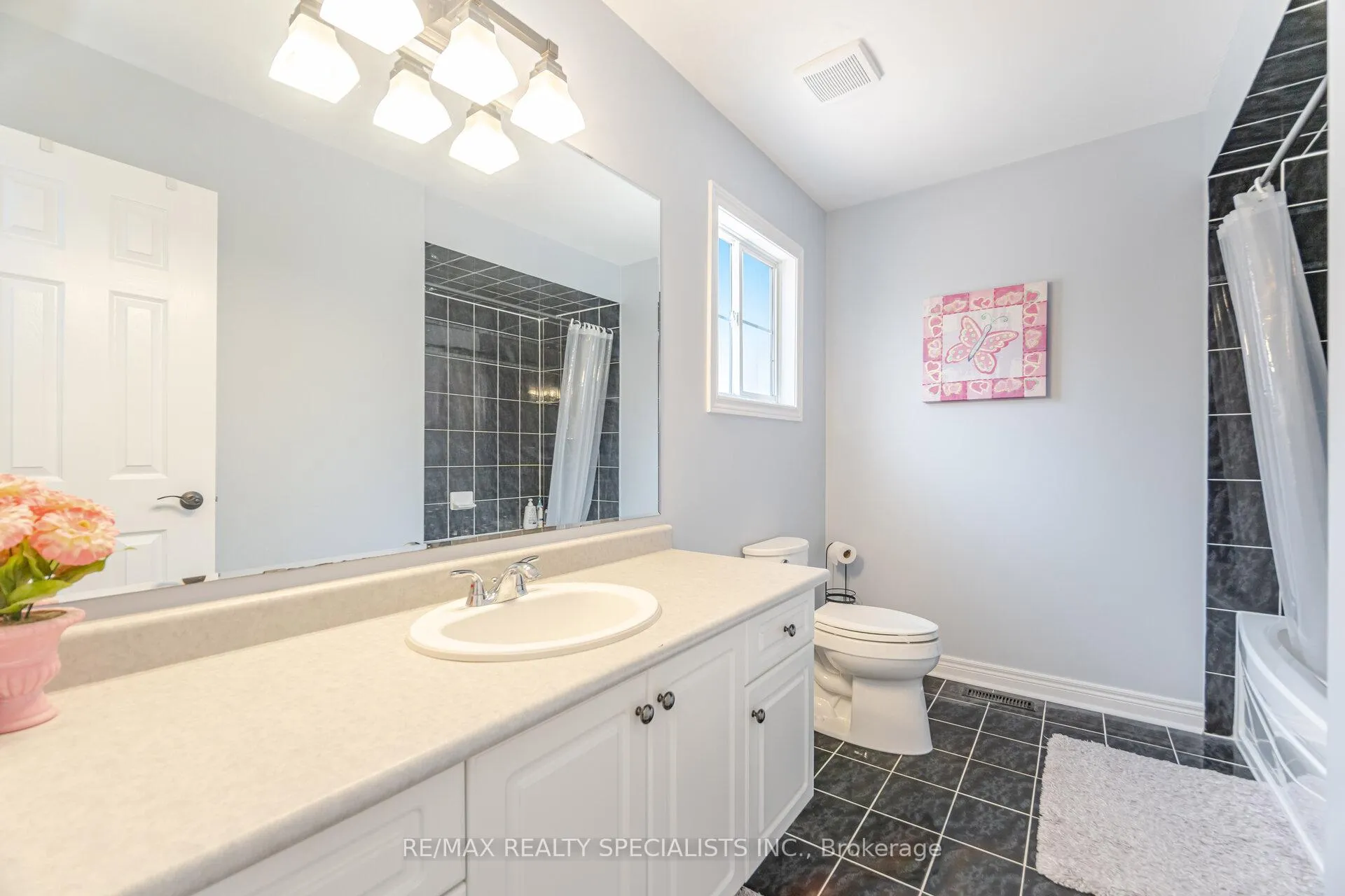 Photo 26 of 74 Robarts Drive, Milton, Dempsey — HOMEH