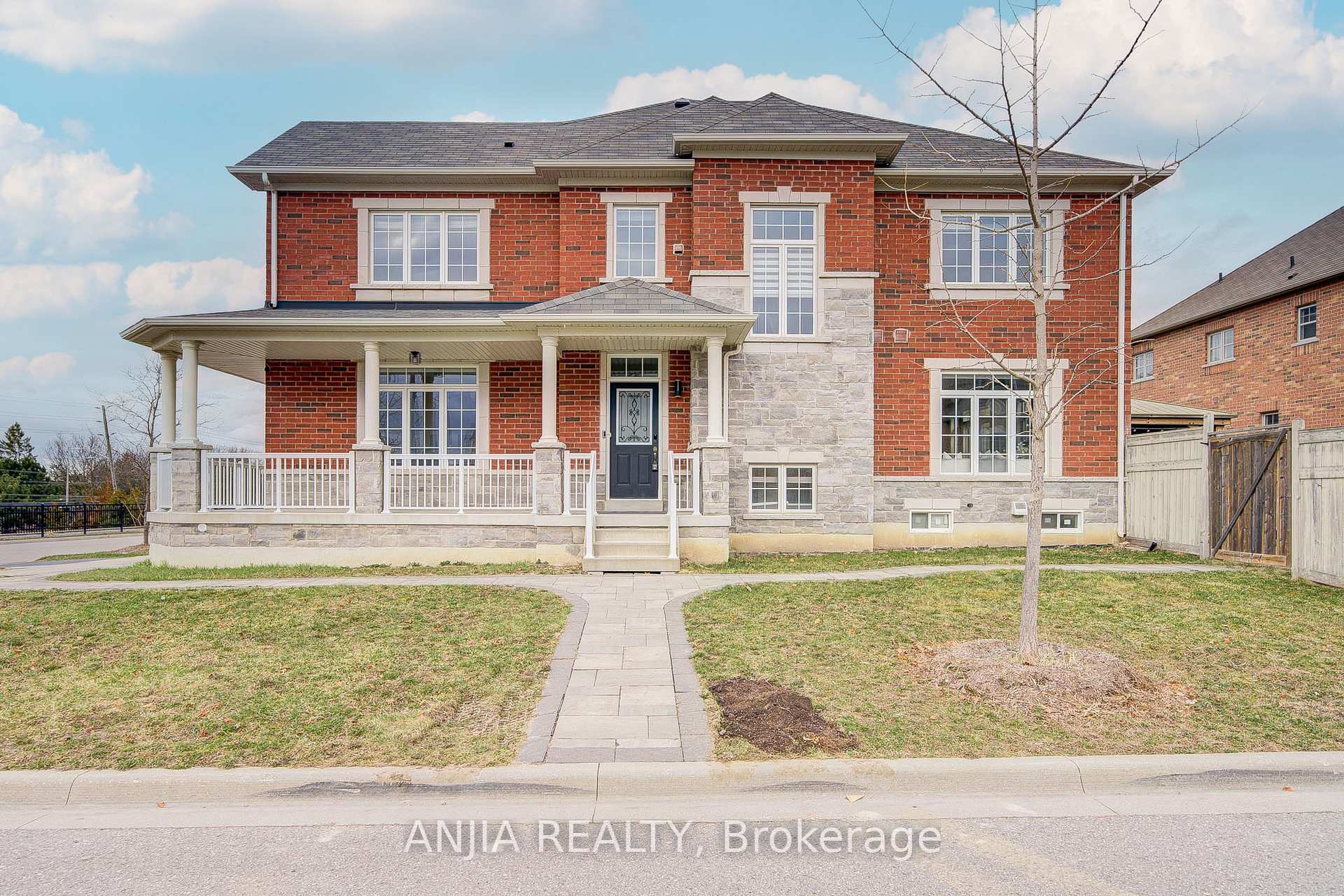 Photo 4 of 78 Christian Ritter Drive, Markham, Berczy — HOMEH