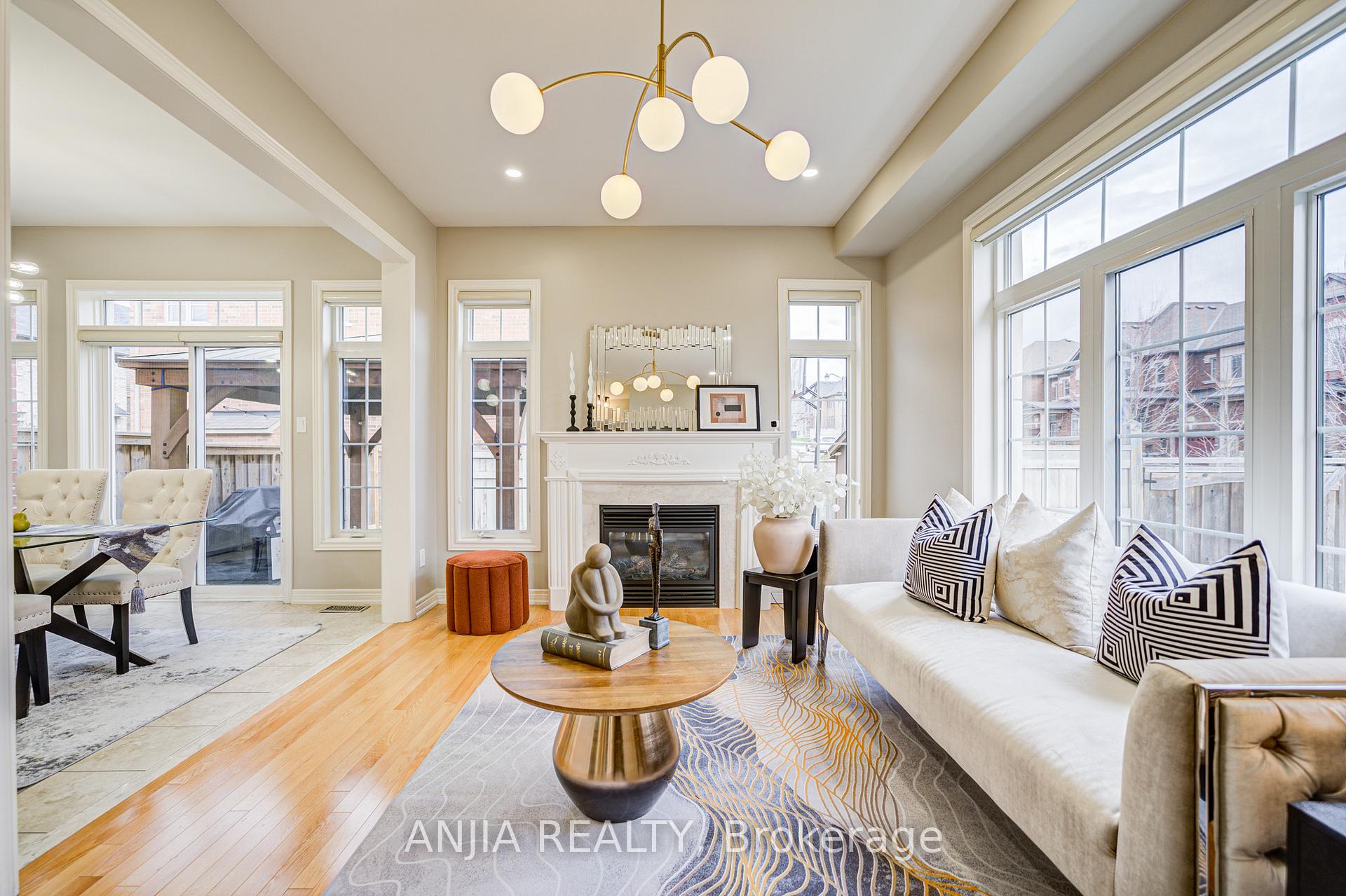 Photo 17 of 78 Christian Ritter Drive, Markham, Berczy — HOMEH