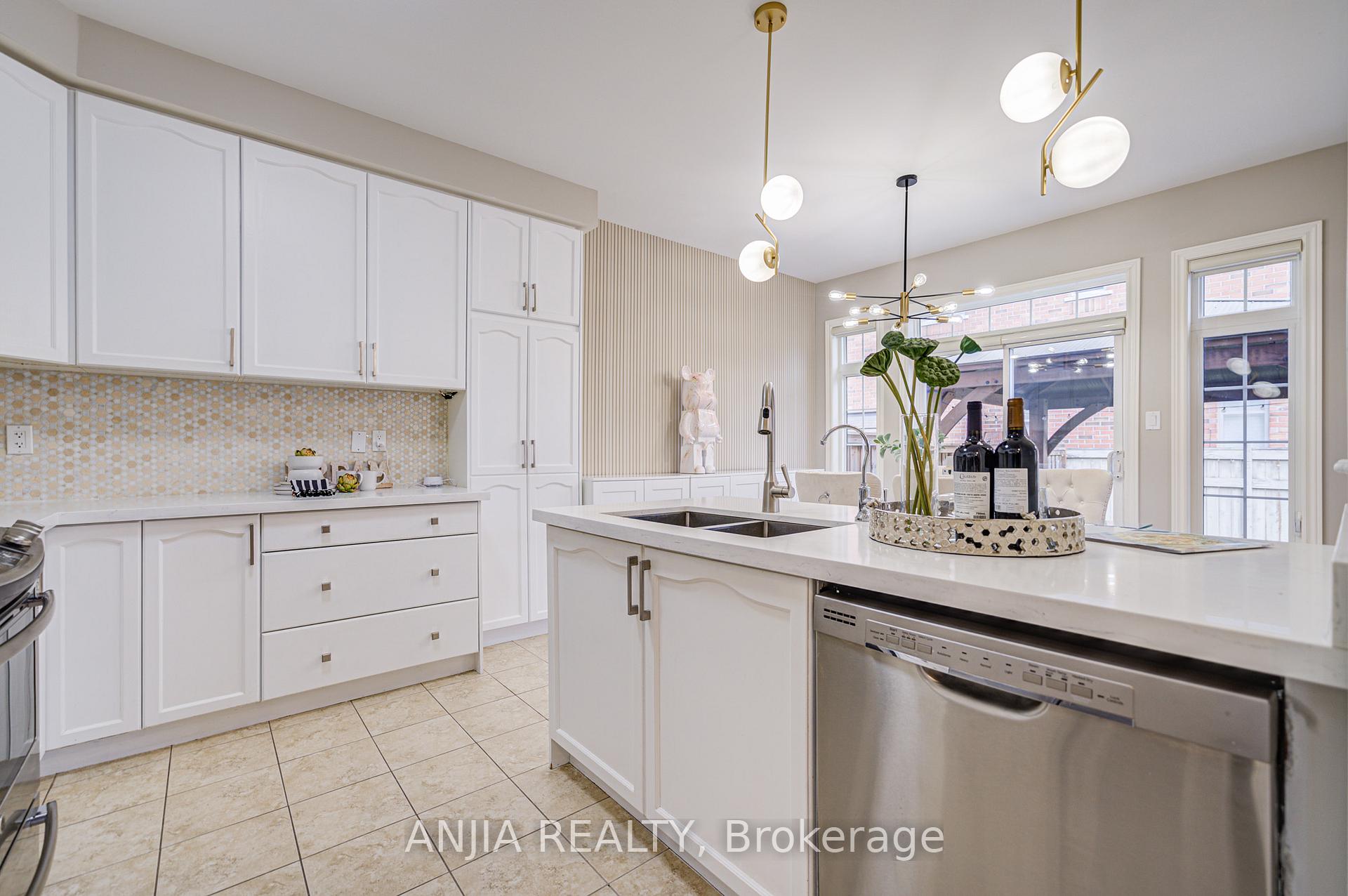 Photo 26 of 78 Christian Ritter Drive, Markham, Berczy — HOMEH