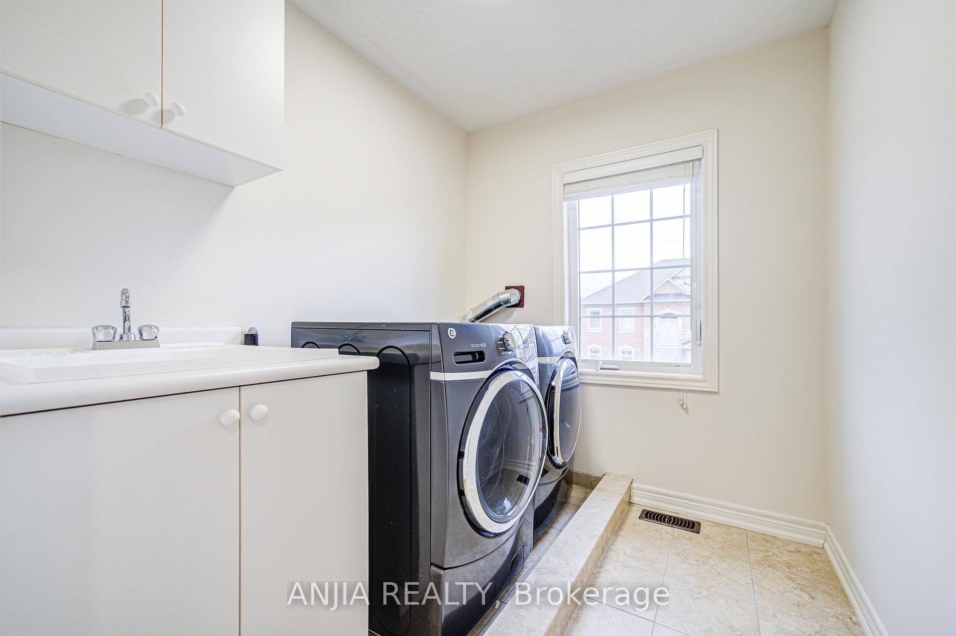 Photo 41 of 78 Christian Ritter Drive, Markham, Berczy — HOMEH