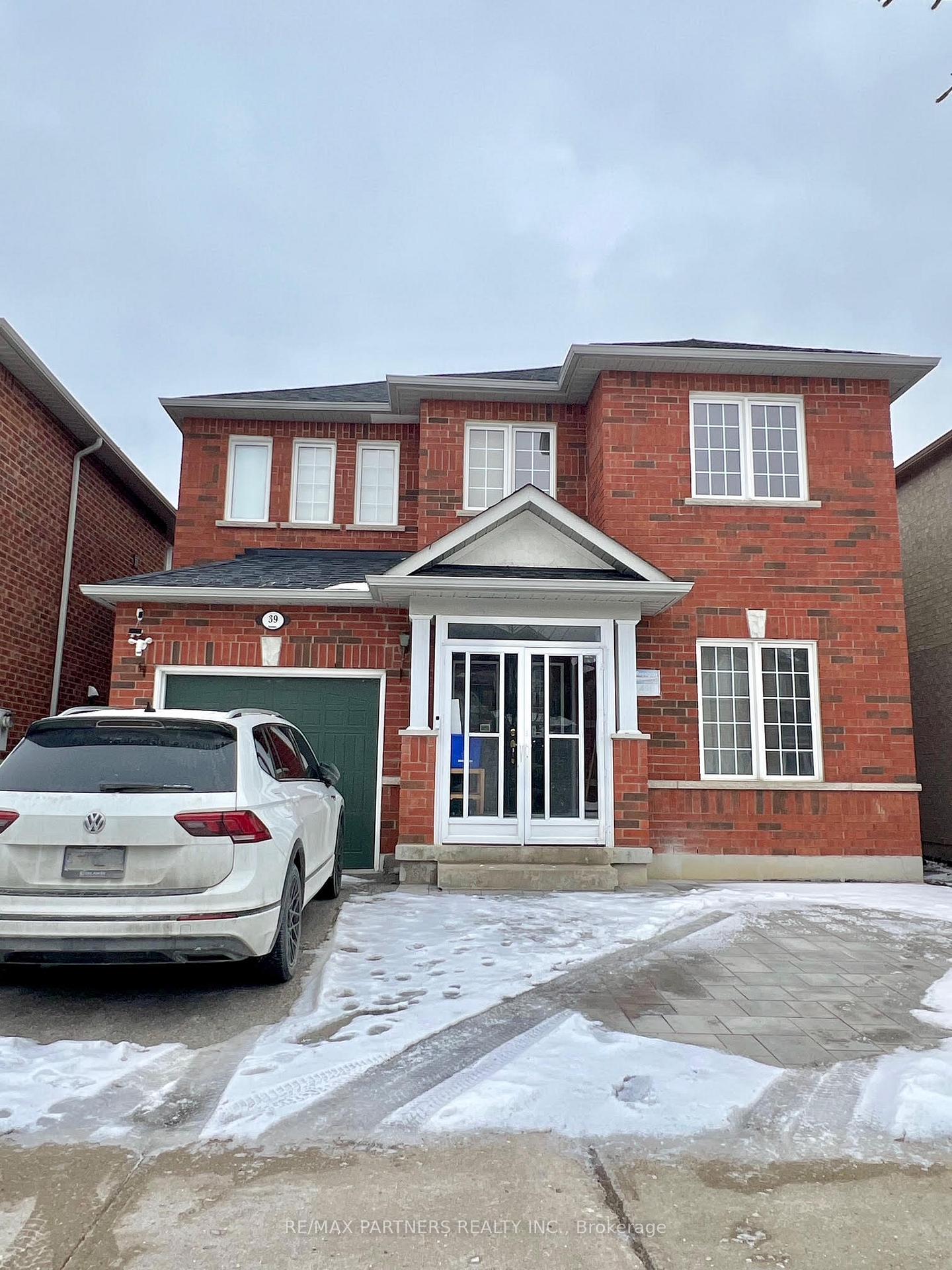 Photo 2 of 39 Pamgrey Road, Markham, Greensborough — HOMEH
