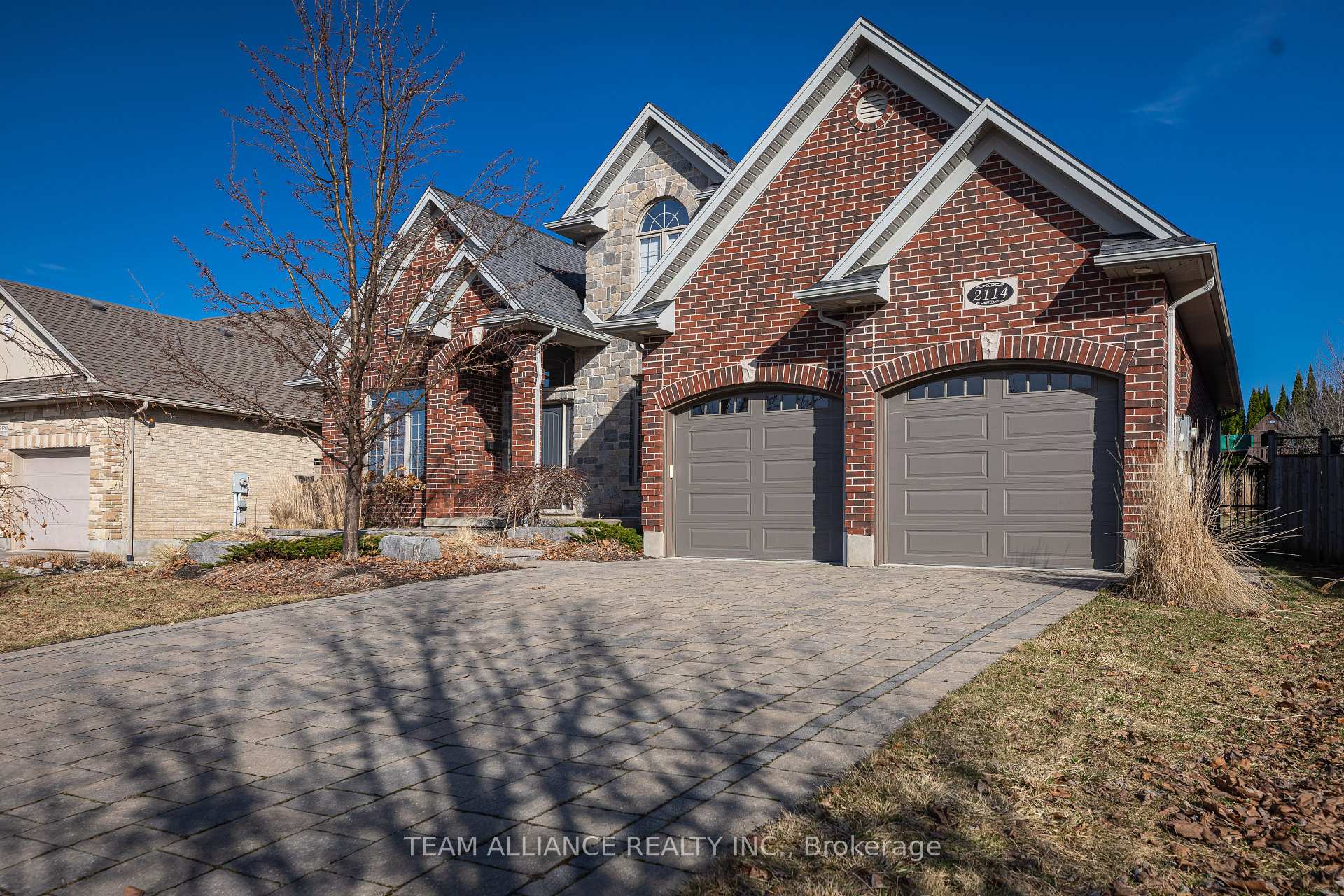 Front of 2114 Riverbend Road W
