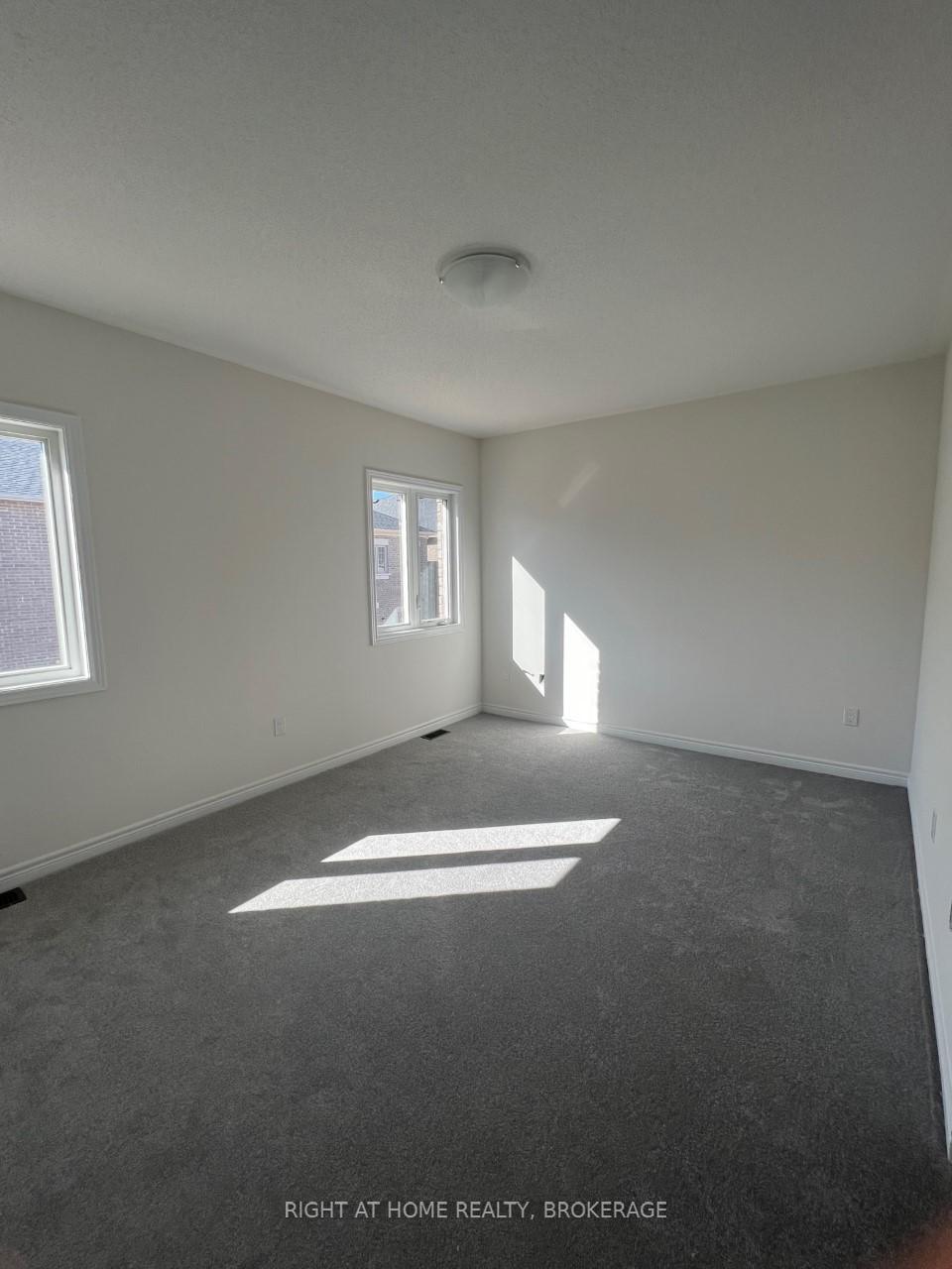 Photo 6 of 91 Great Falls Boulevard, Hamilton, Waterdown — HOMEH