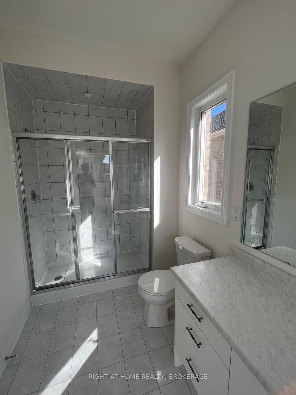 Photo 7 of 91 Great Falls Boulevard, Hamilton, Waterdown — HOMEH