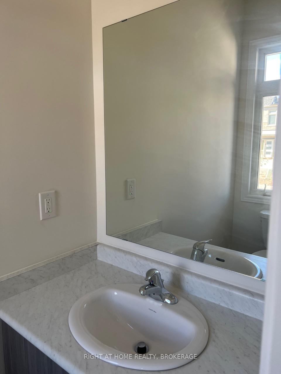 Photo 12 of 91 Great Falls Boulevard, Hamilton, Waterdown — HOMEH