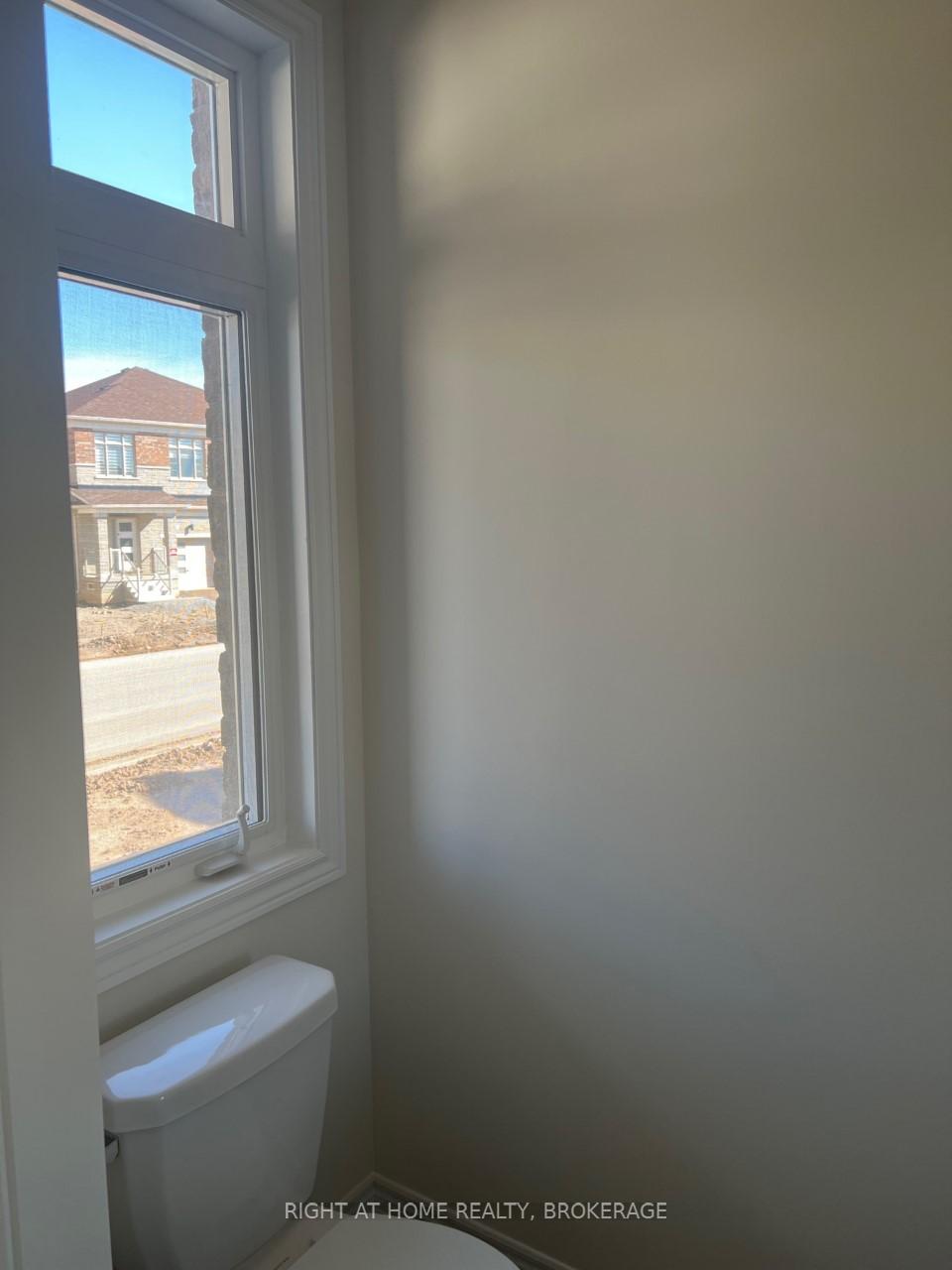 Photo 13 of 91 Great Falls Boulevard, Hamilton, Waterdown — HOMEH