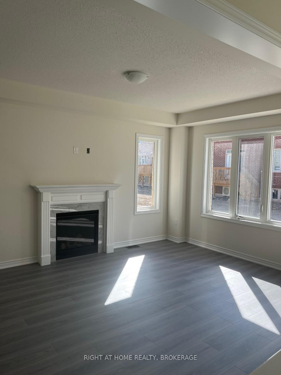 Photo 18 of 91 Great Falls Boulevard, Hamilton, Waterdown — HOMEH