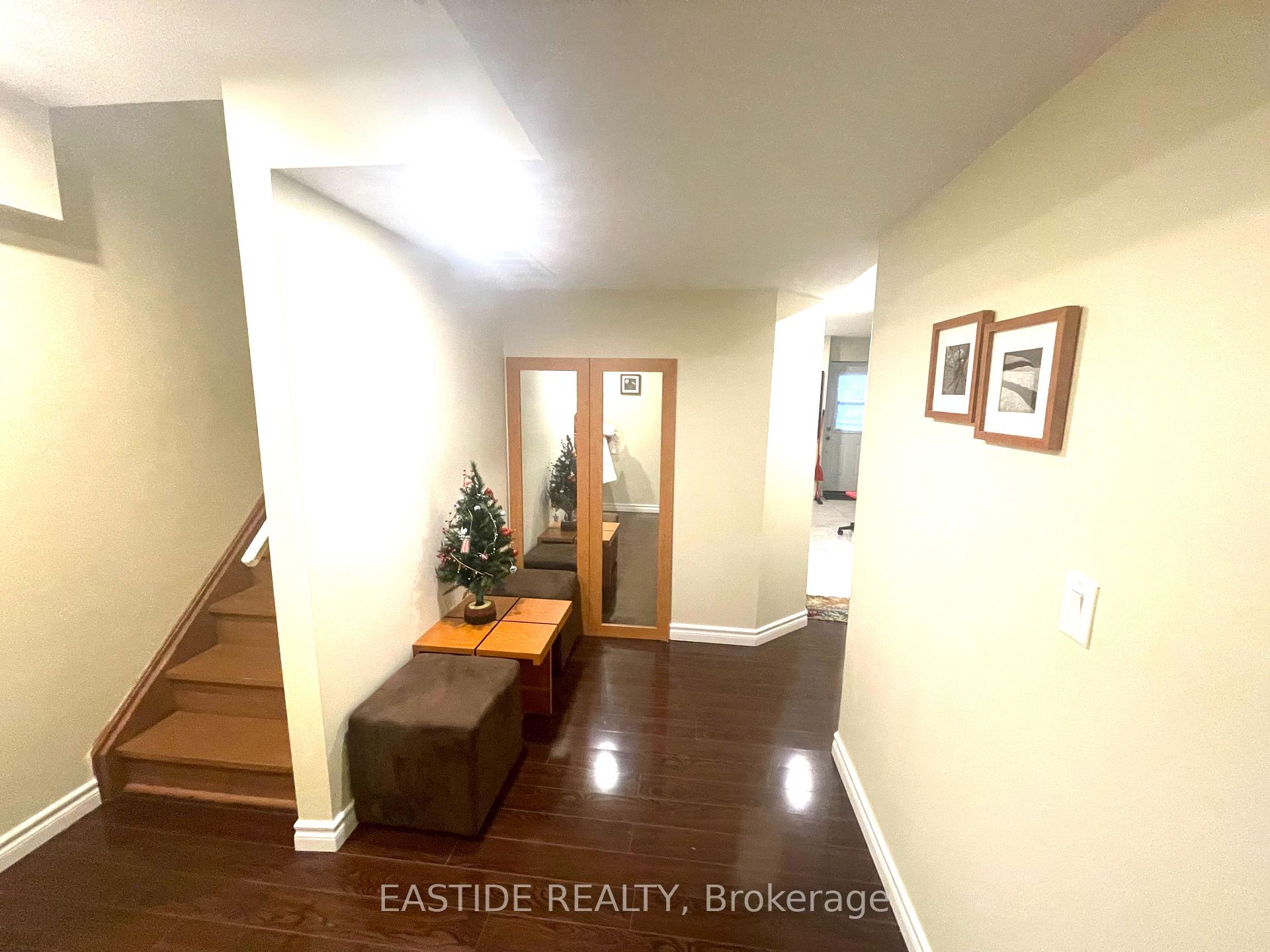 Photo 3 of 1 Richard Maynard Crescent, Markham, Unionville — HOMEH