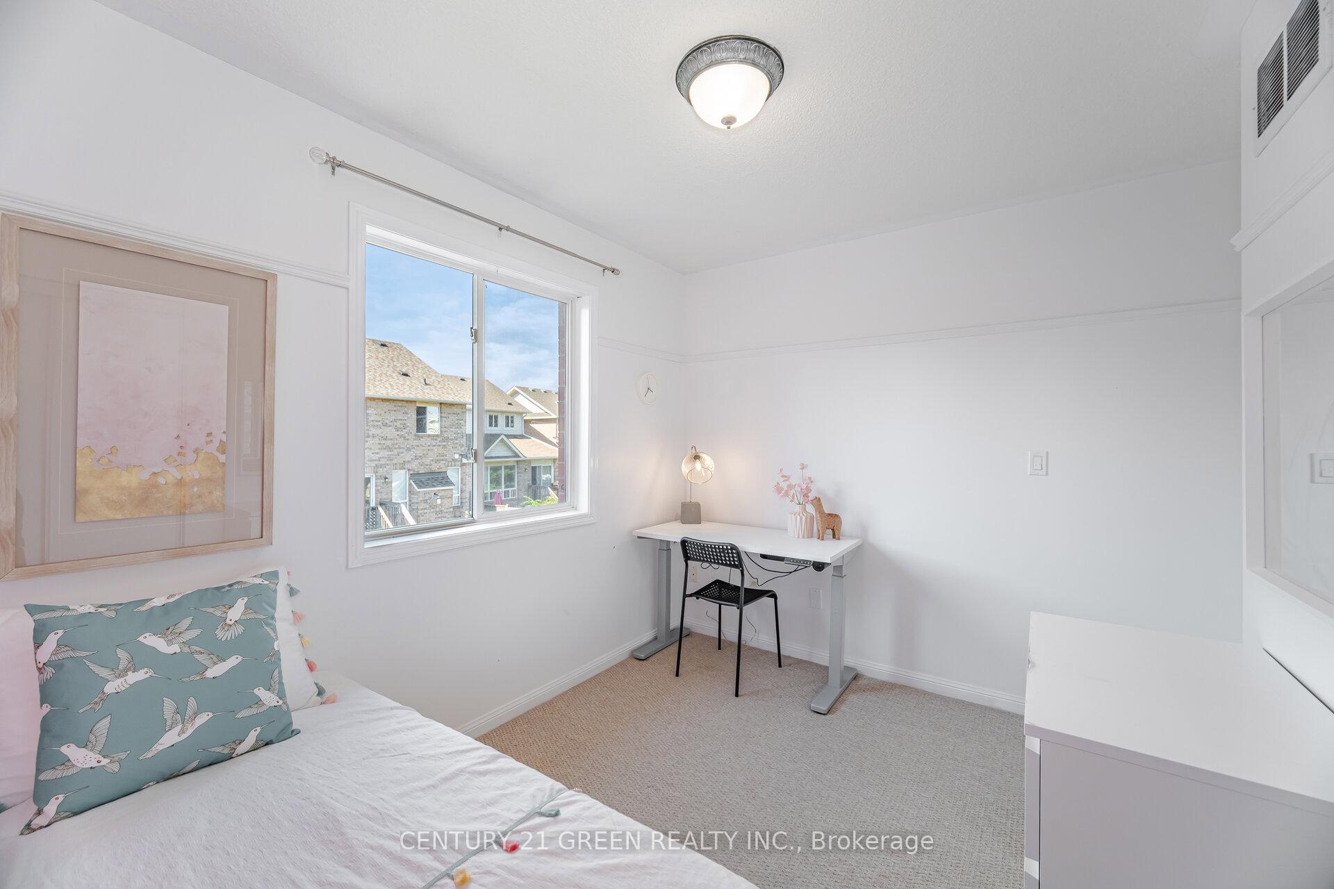 Photo 3 of 411 Baverstock Crescent, Milton, Clarke — HOMEH