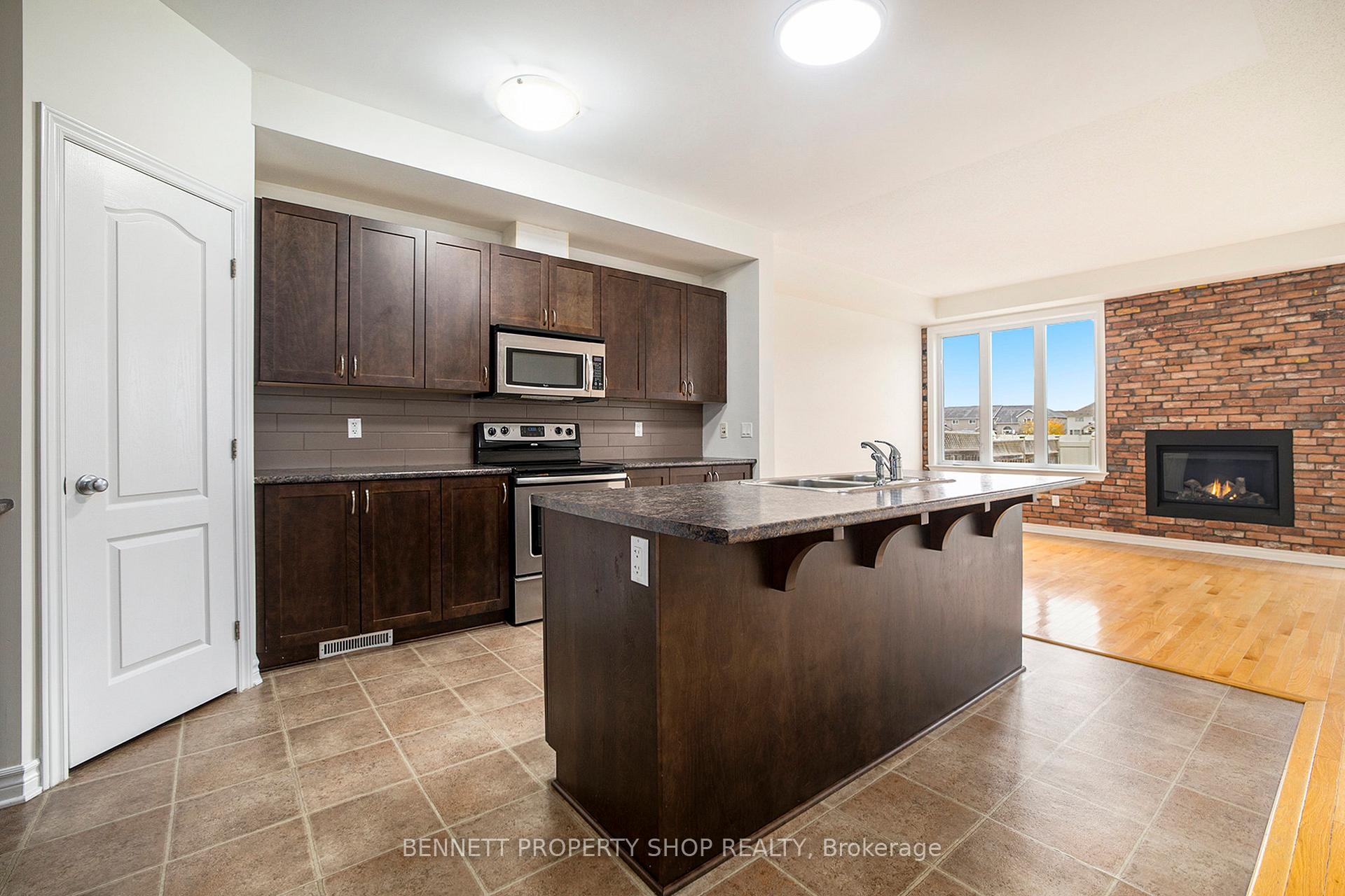 Photo 3 of 917 Whiteford Way, Ottawa, Kanata - Emerald Meadows/Trailwest — HOMEH