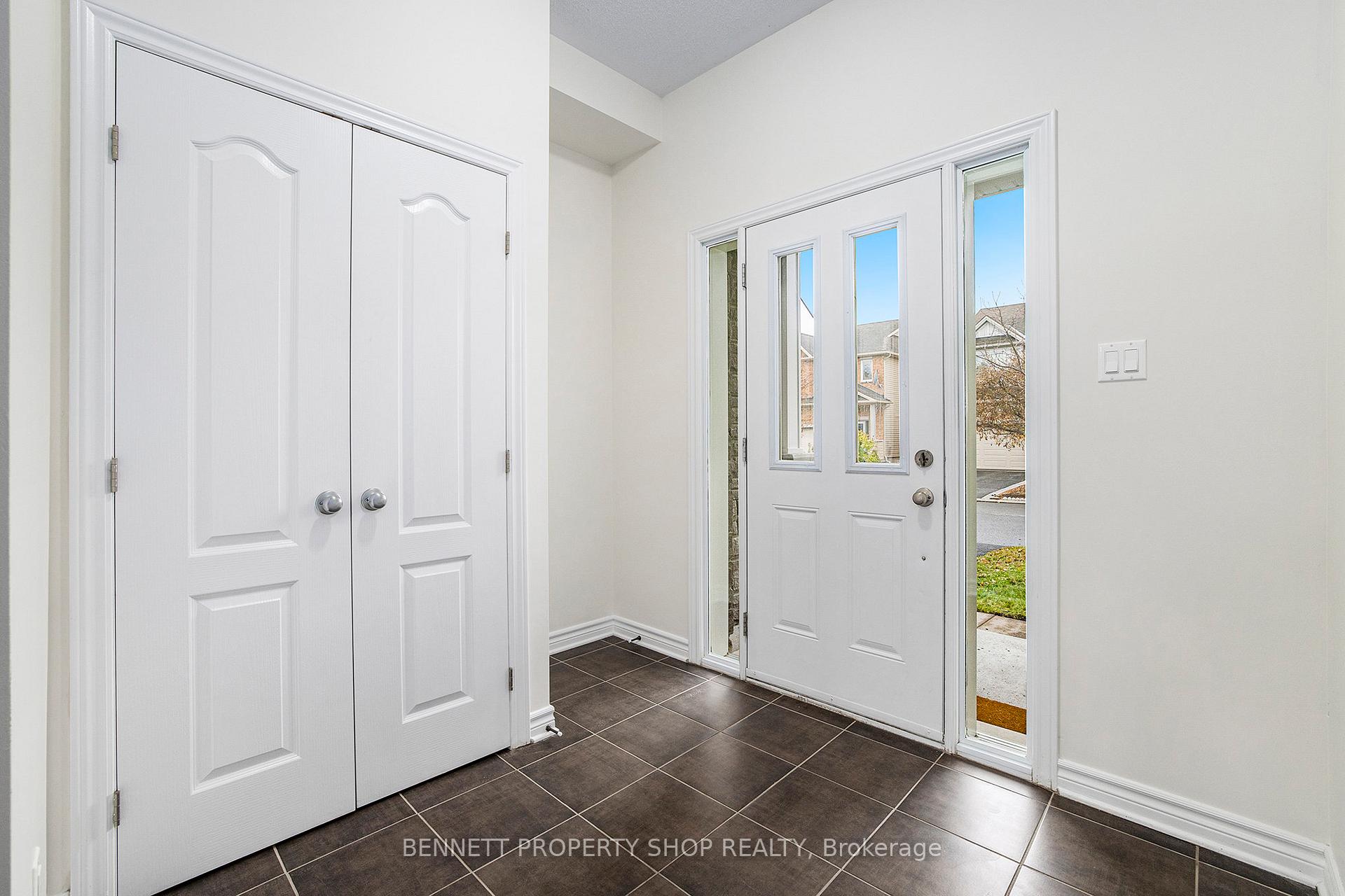 Photo 10 of 917 Whiteford Way, Ottawa, Kanata - Emerald Meadows/Trailwest — HOMEH