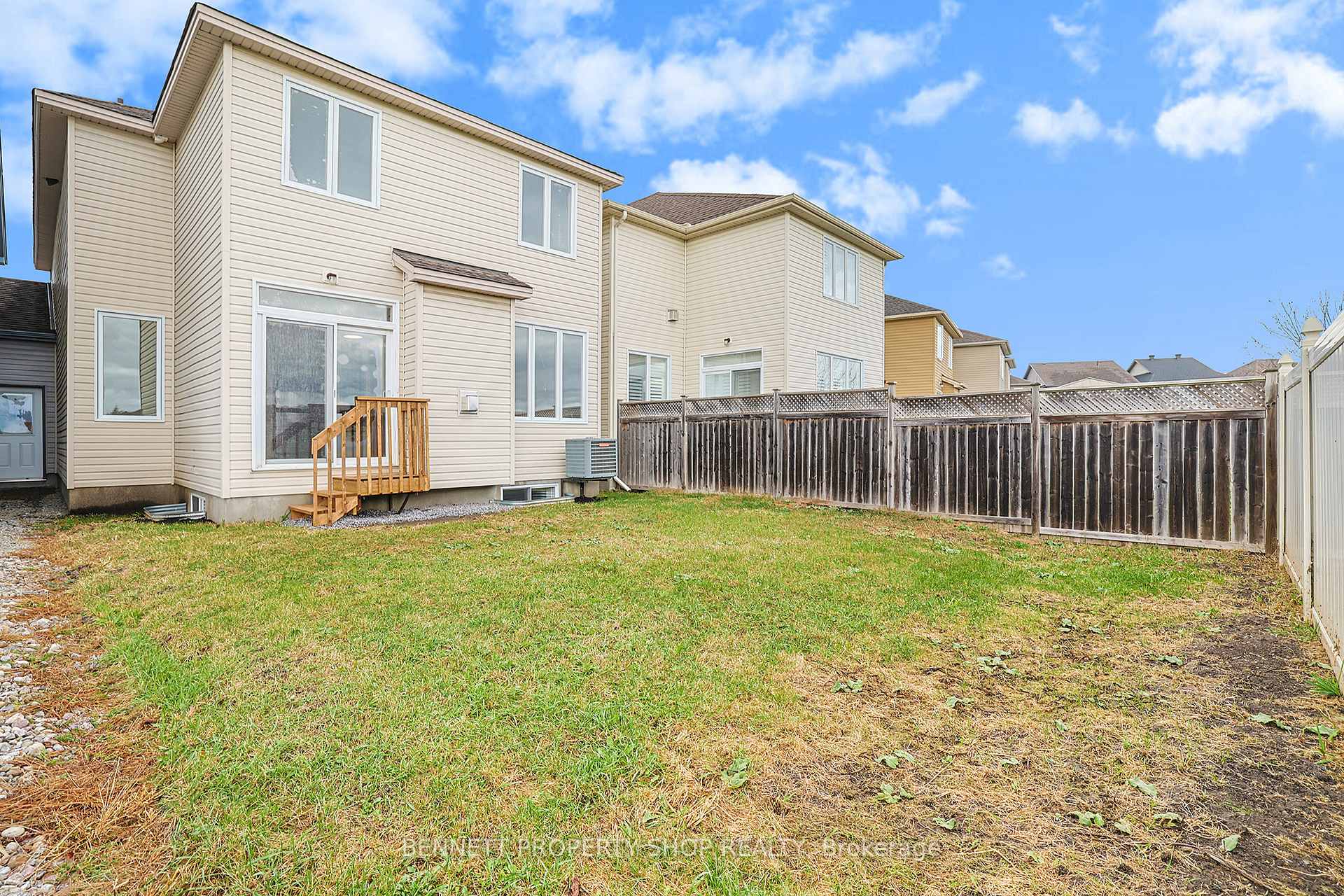Photo 20 of 917 Whiteford Way, Ottawa, Kanata - Emerald Meadows/Trailwest — HOMEH