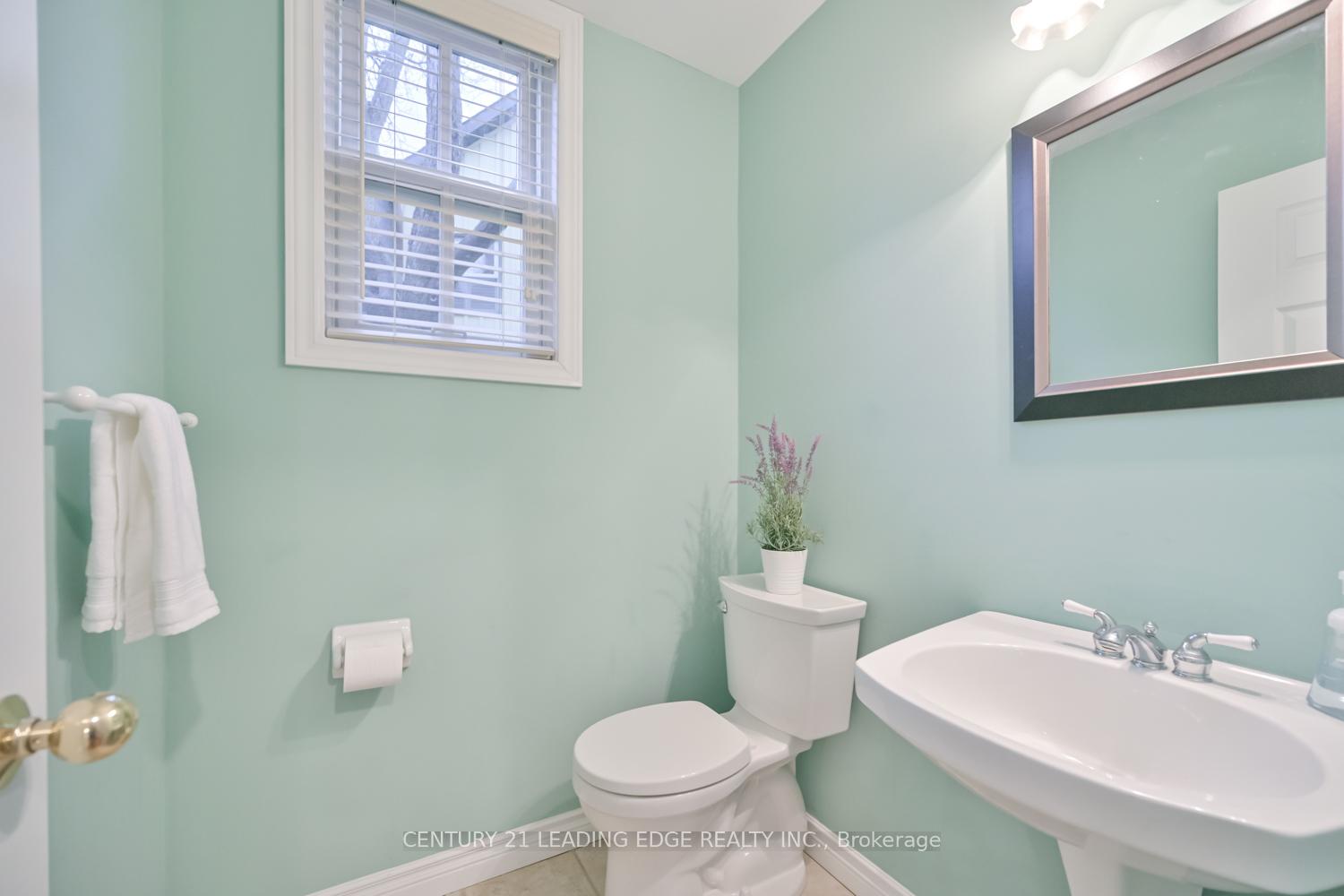 Photo 15 of 8D Station Lane, Markham, Unionville — HOMEH