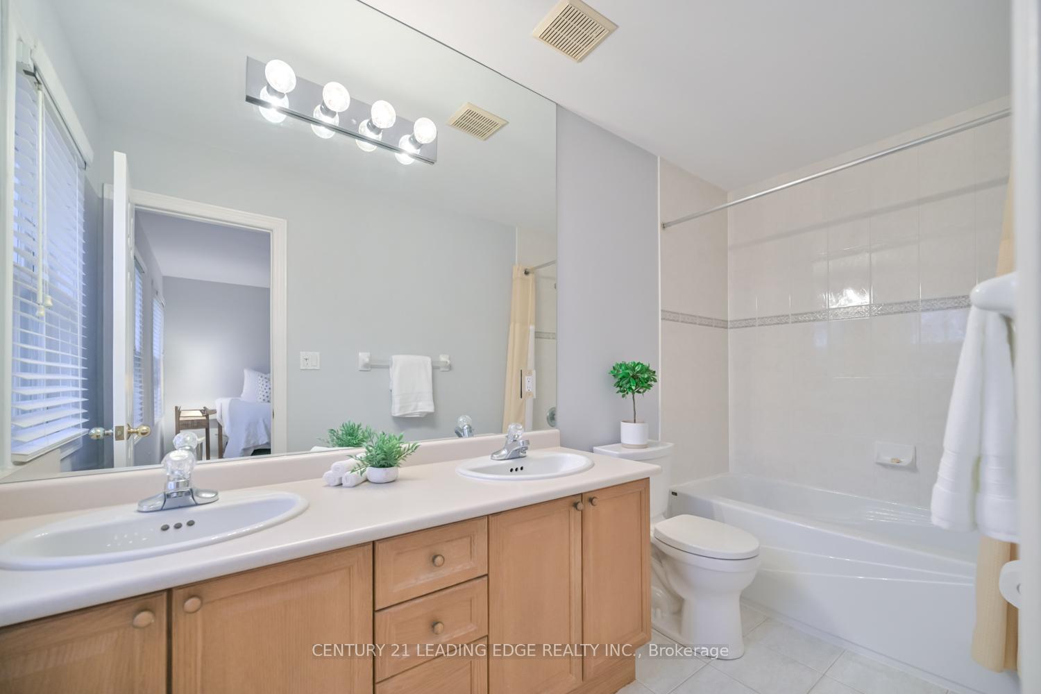 Photo 25 of 8D Station Lane, Markham, Unionville — HOMEH
