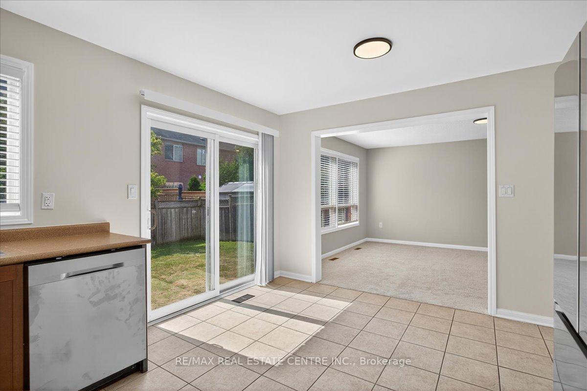 Photo 10 of 832 Bessy Trail, Milton, Coates — HOMEH