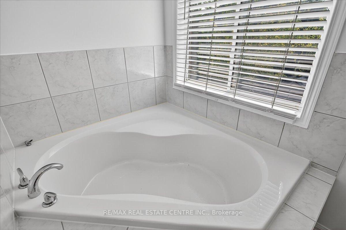 Photo 31 of 832 Bessy Trail, Milton, Coates — HOMEH
