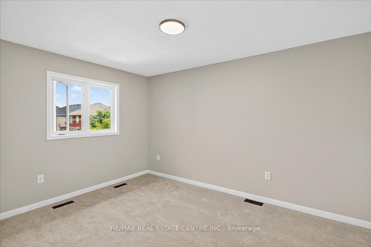 Photo 21 of 832 Bessy Trail, Milton, Coates — HOMEH